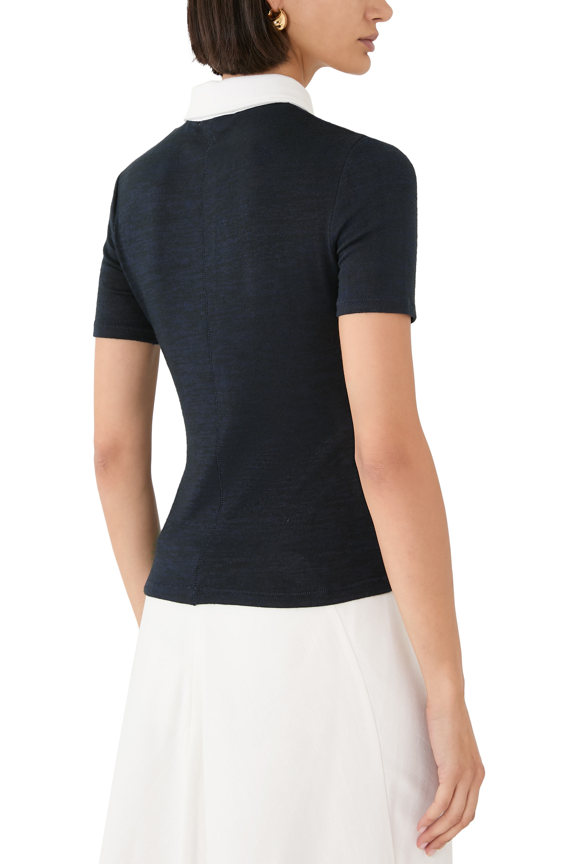 قميص بولو منسوج بأكمام قصيرة وأزرار