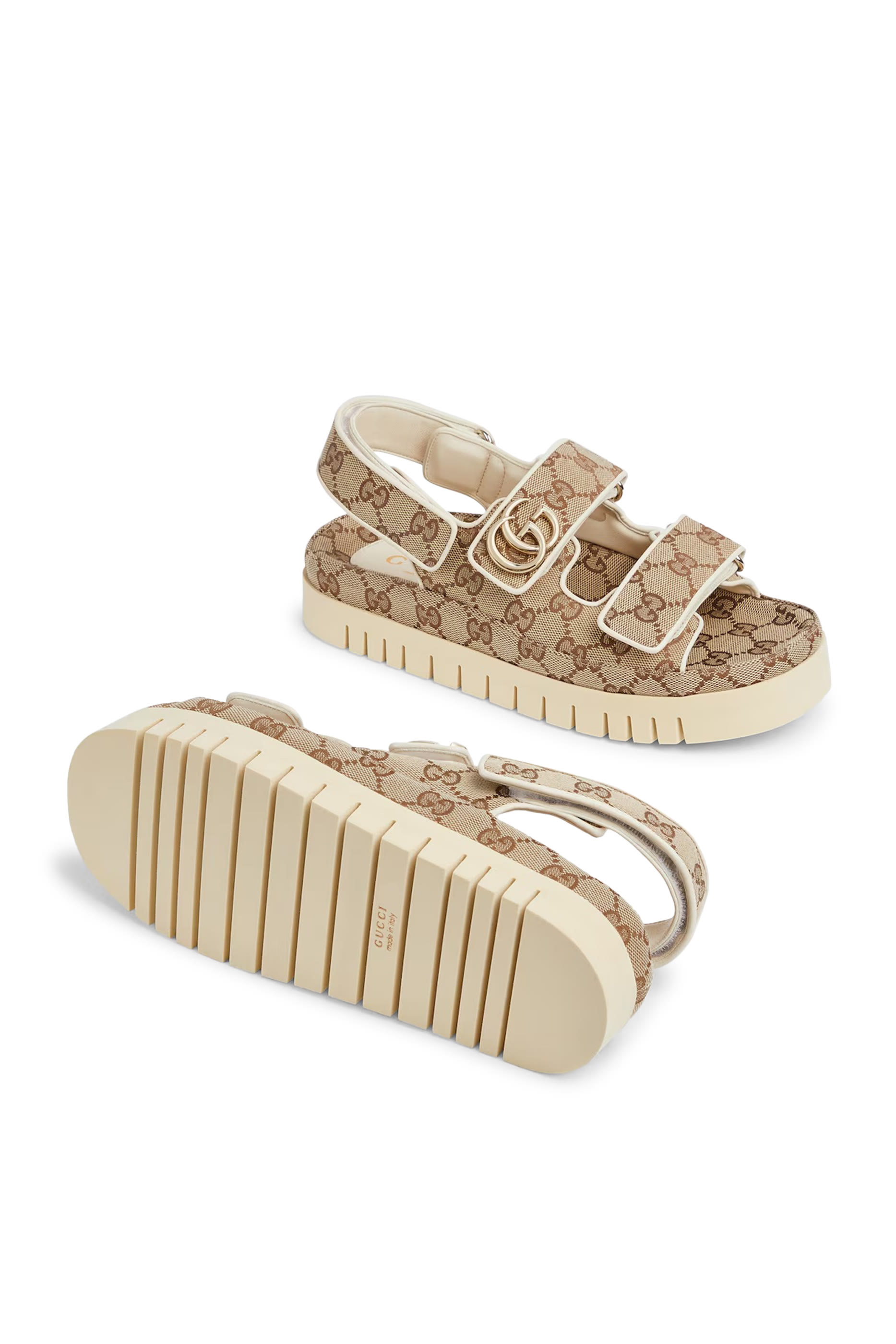 صندل بحرفي شعار الماركة