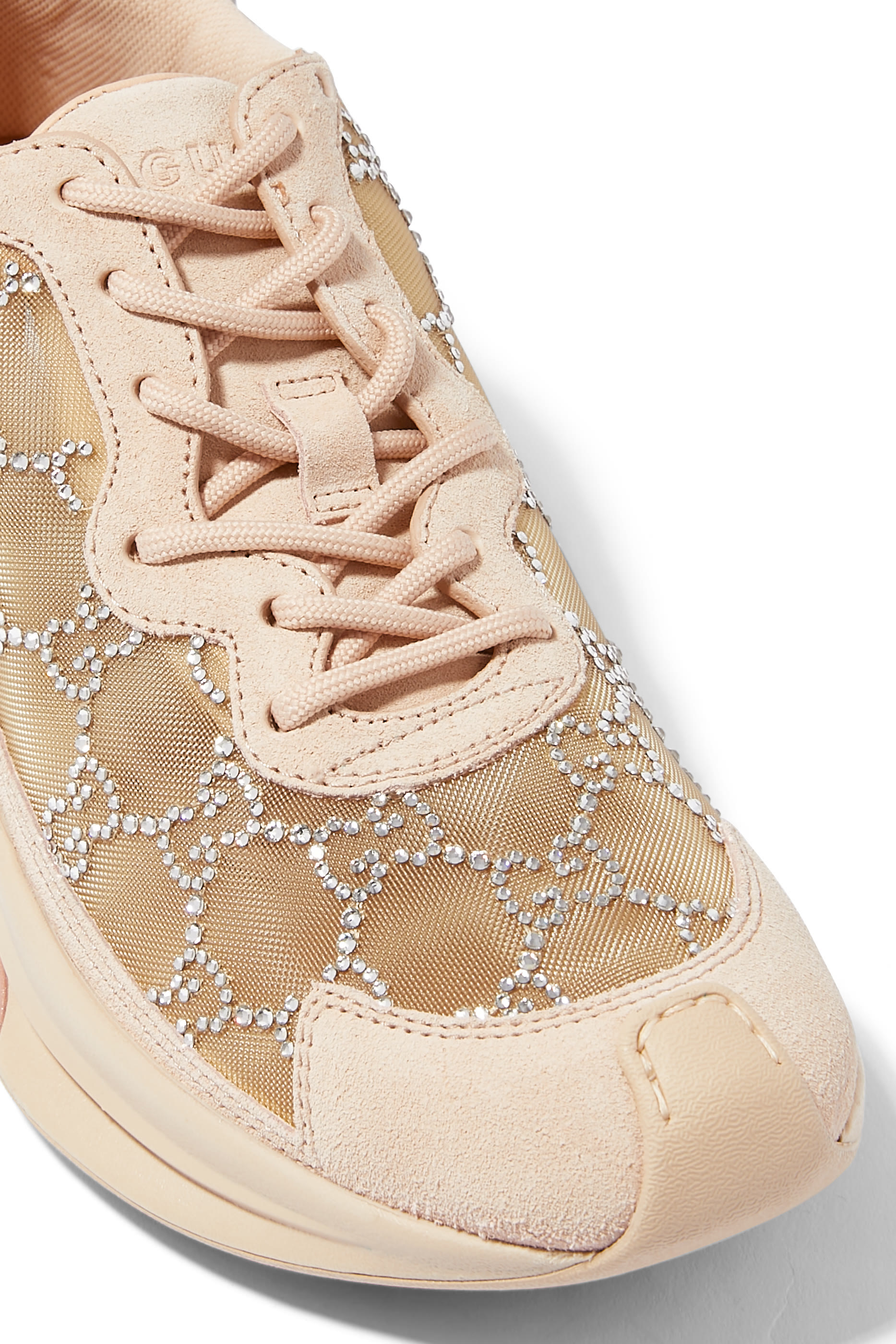 سنيكرز للجري مرصع بكريستال حرفي شعار الماركة