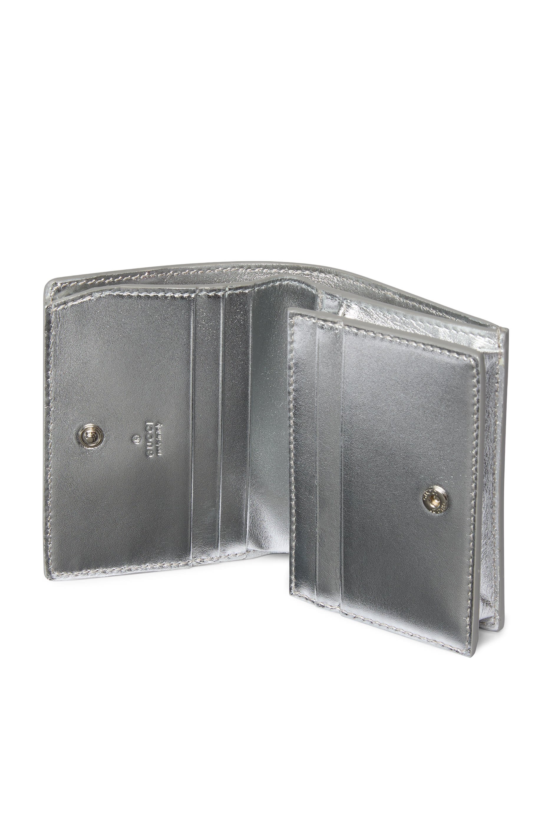 محفظة صغيرة بشعار الماركة