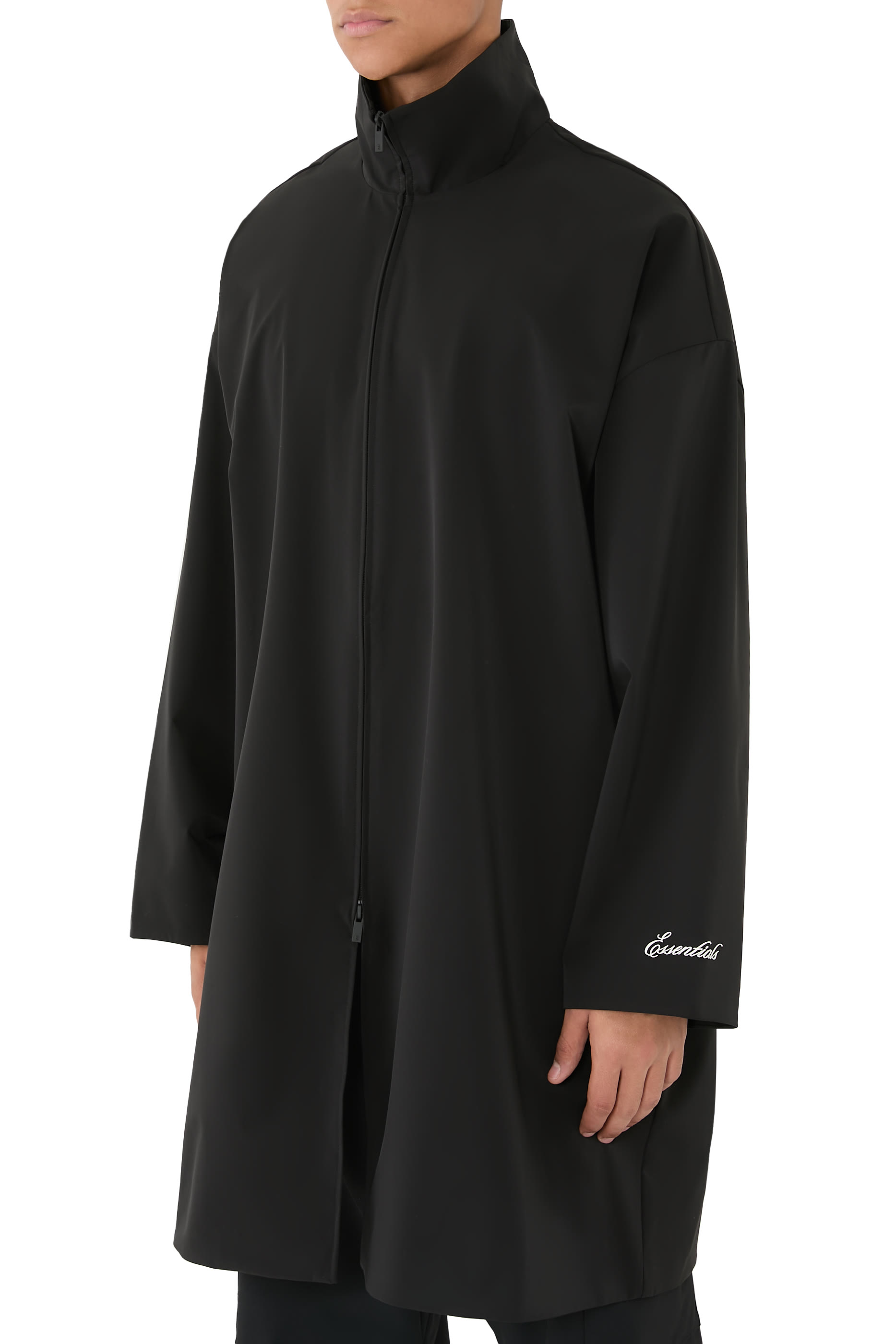 جاكيت سبورت بياقة عالية