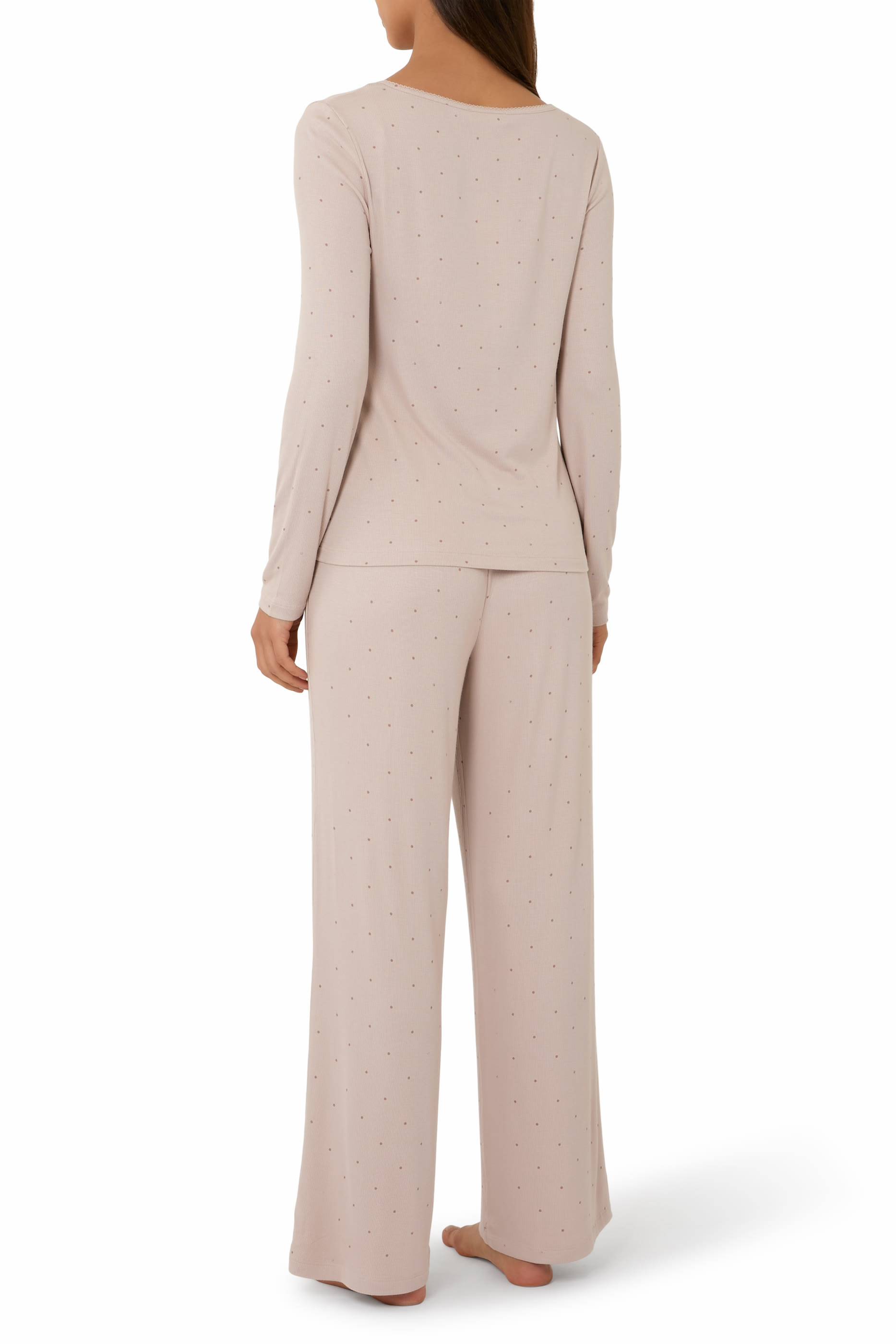 طقم بيجامة بنقشة نقاط وياقة عميقة جيرسيه مضلع ناعم