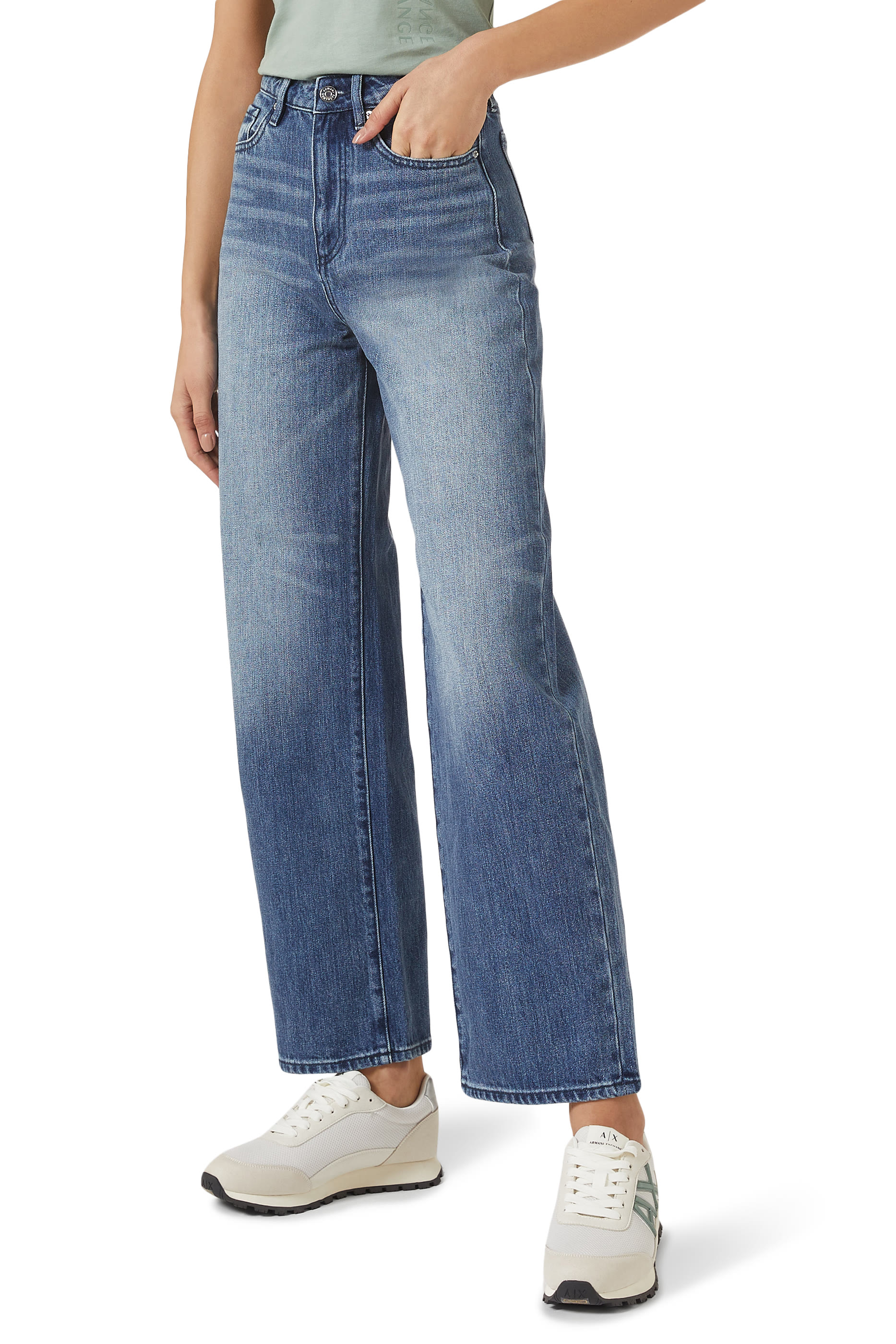 سنيكرز بشعار الماركة