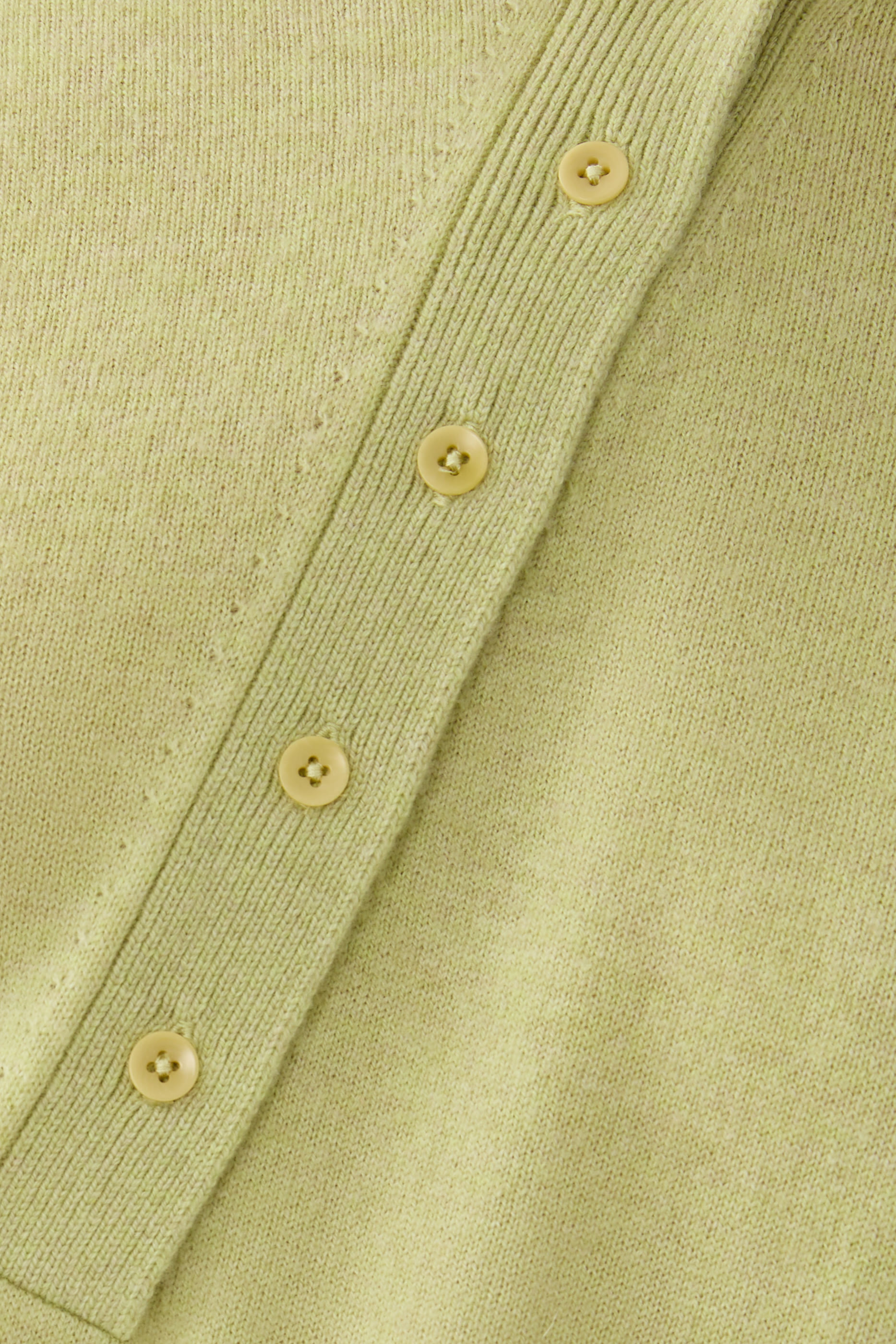 كنزة بولو إيزي قصيرة كشمير باهت