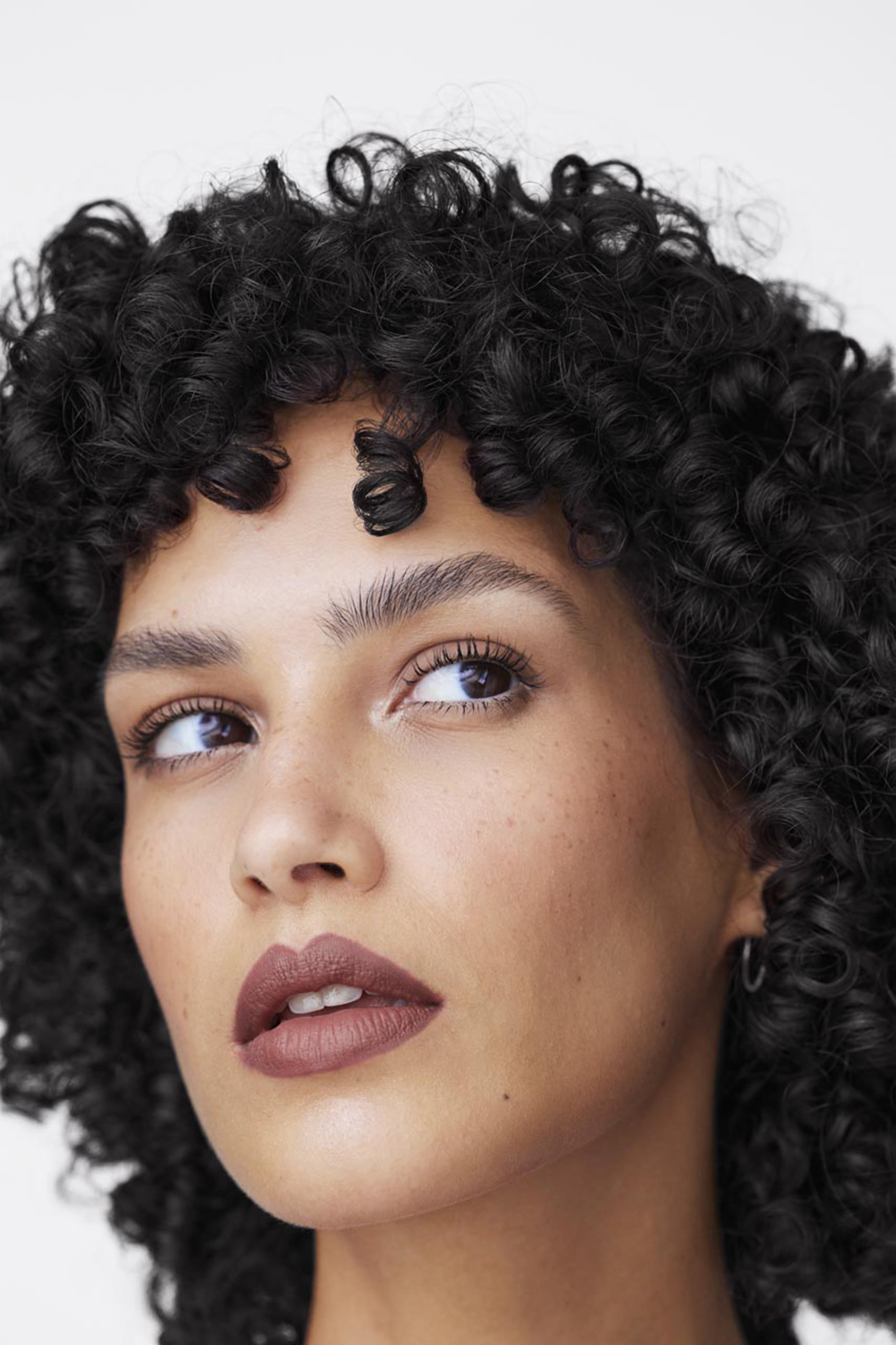 أحمر شفاه بوب يدوم طويلا