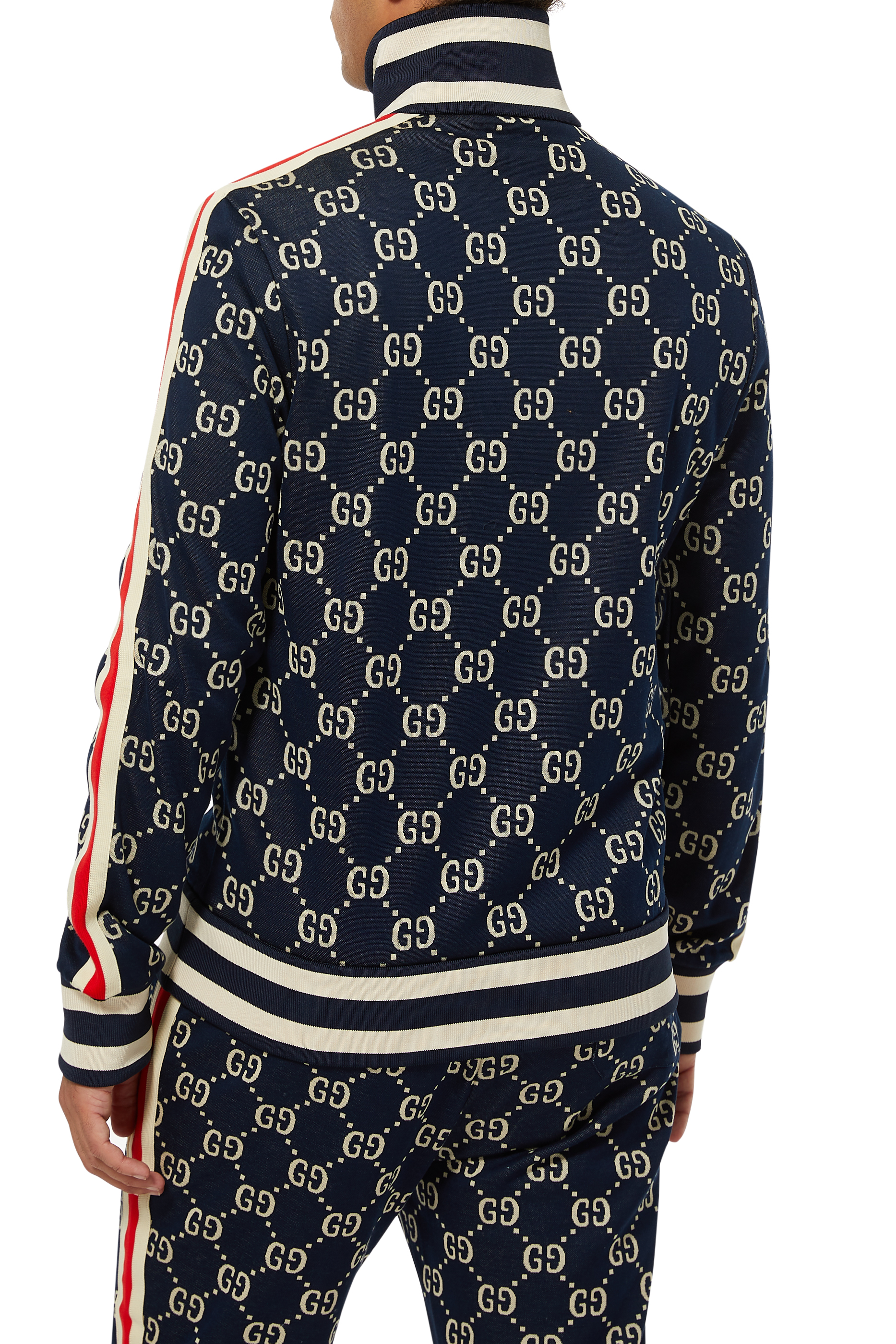 جاكيت رياضي بشعار الماركة