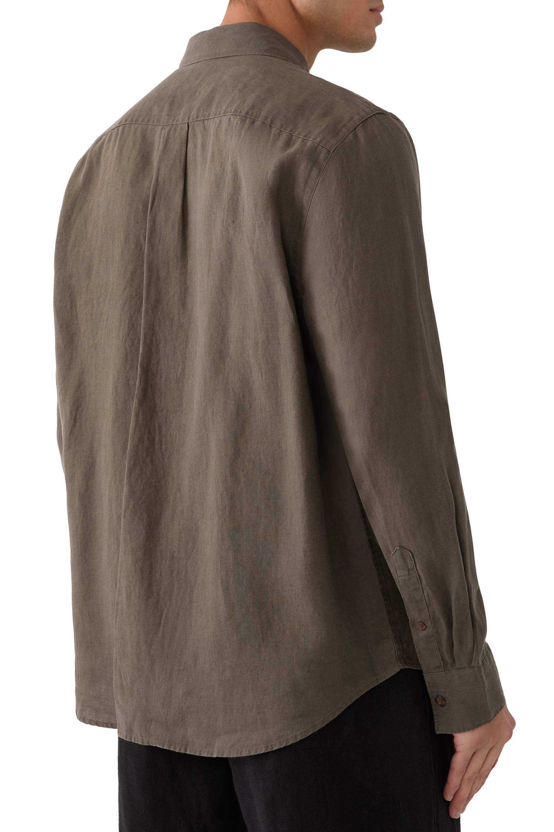 قميص بتصميم عملي بأكمام طويلة