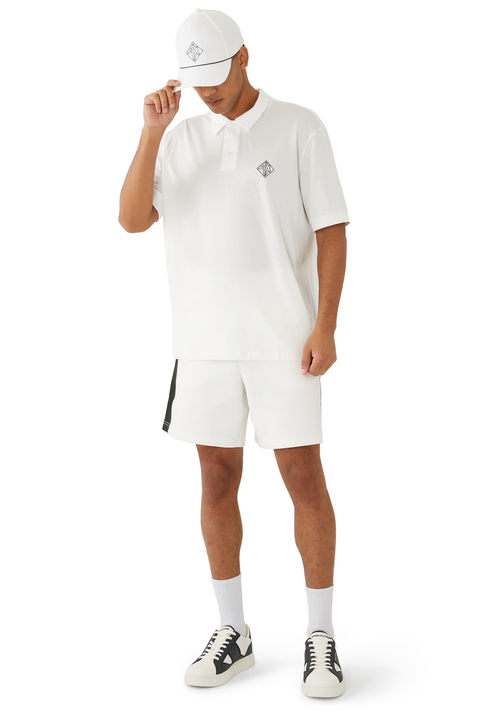 كاب بشعار الماركة