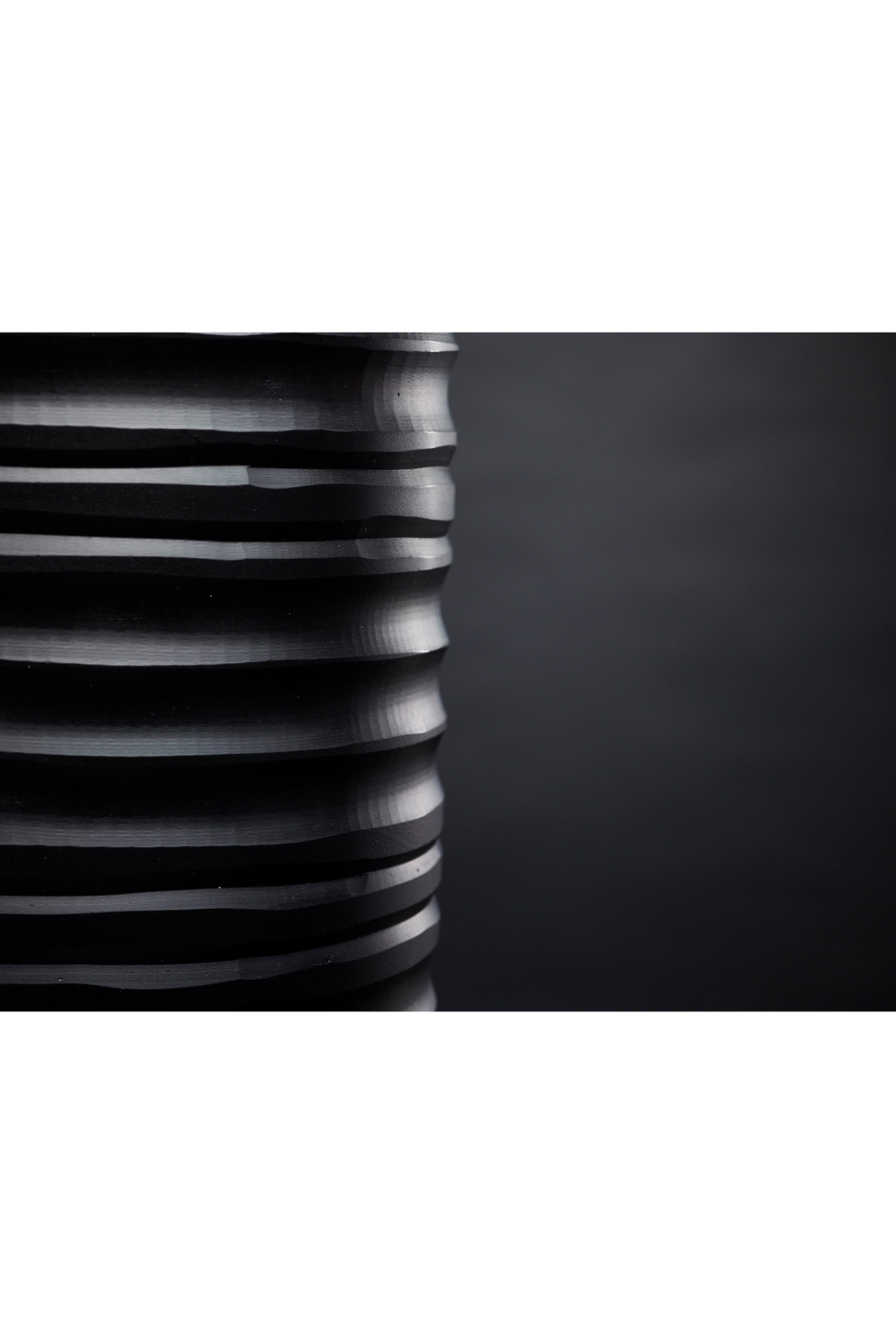 موزع عطر زنزبار بنقشات دائرية