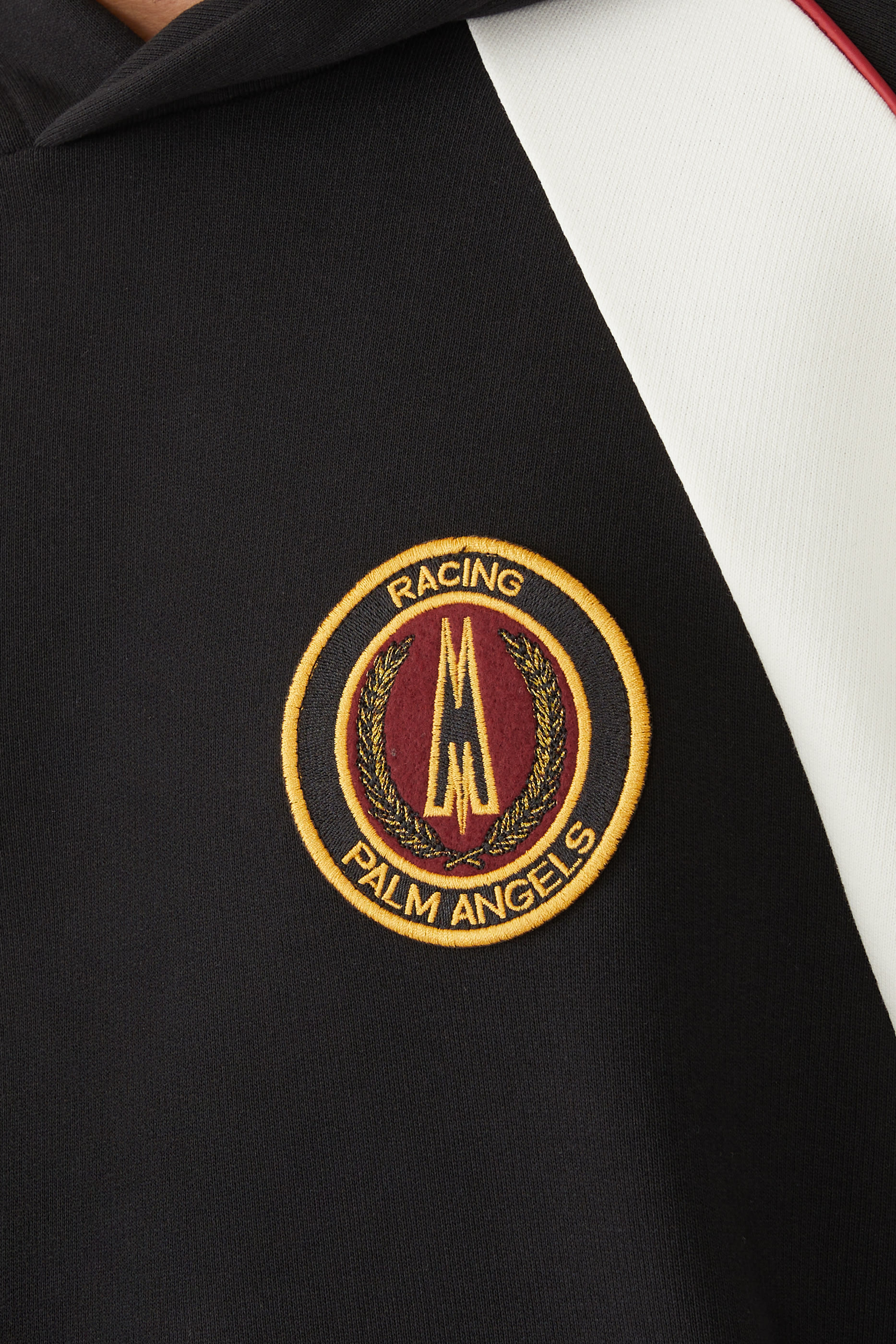 كنزة  مونكلر X بالم انجلز بتصميم هودي