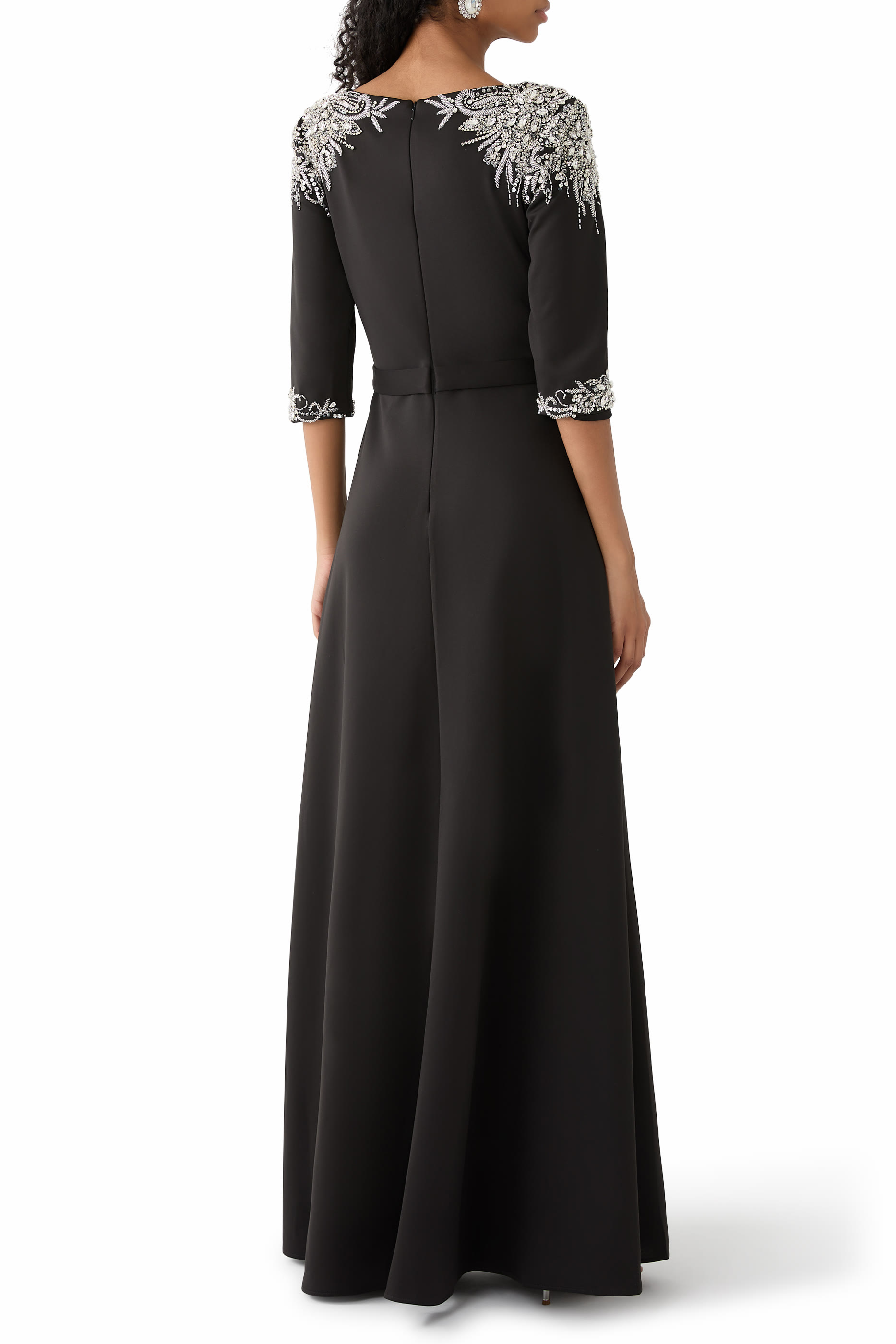 فستان إيفنينغ مرصع بخرز 