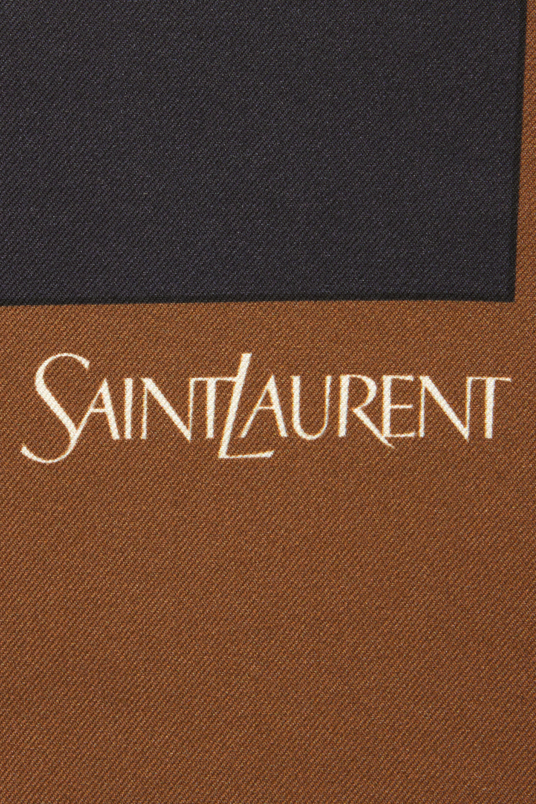 وشاح مربع حرير تويل