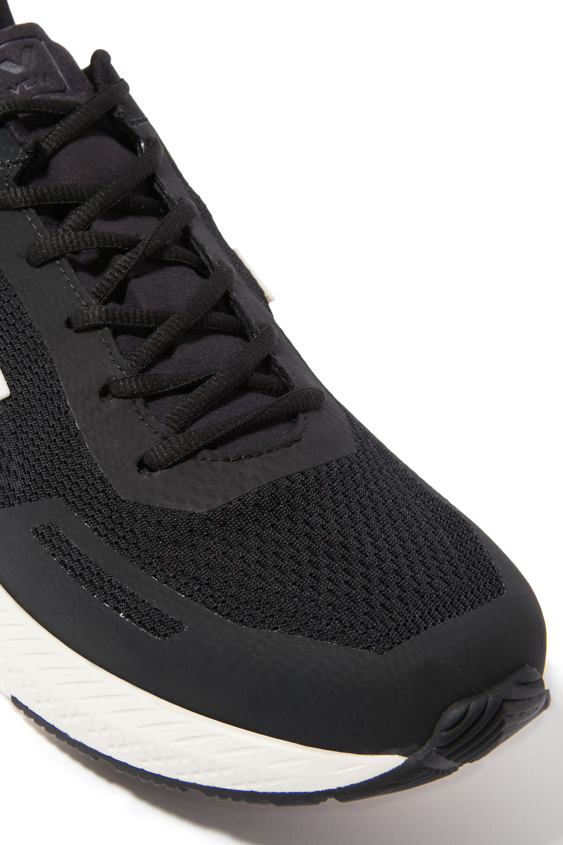 سنيكرز إمبالا نباتي