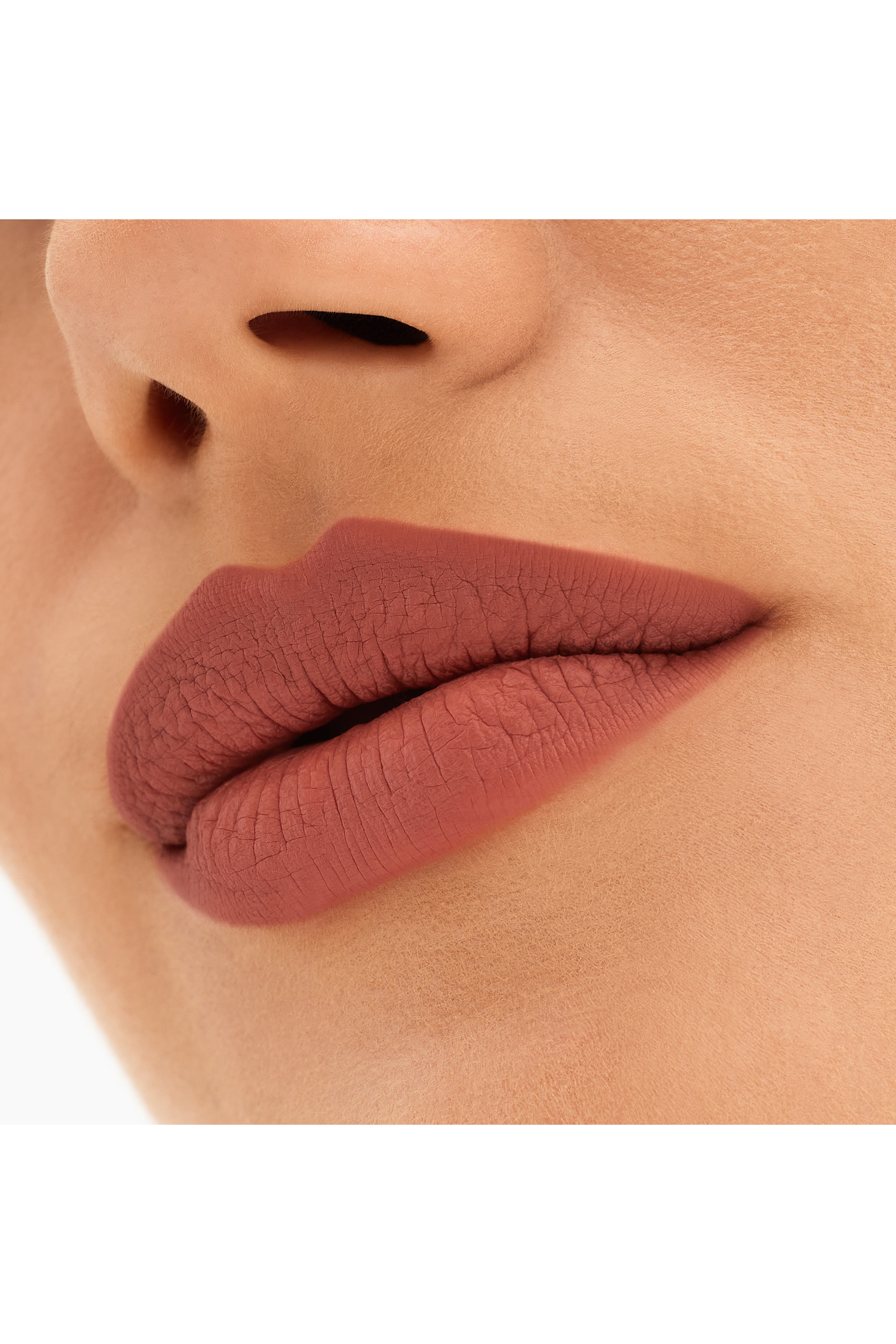 أحمر شفاه لوكت كيس يدوم 24 ساعة