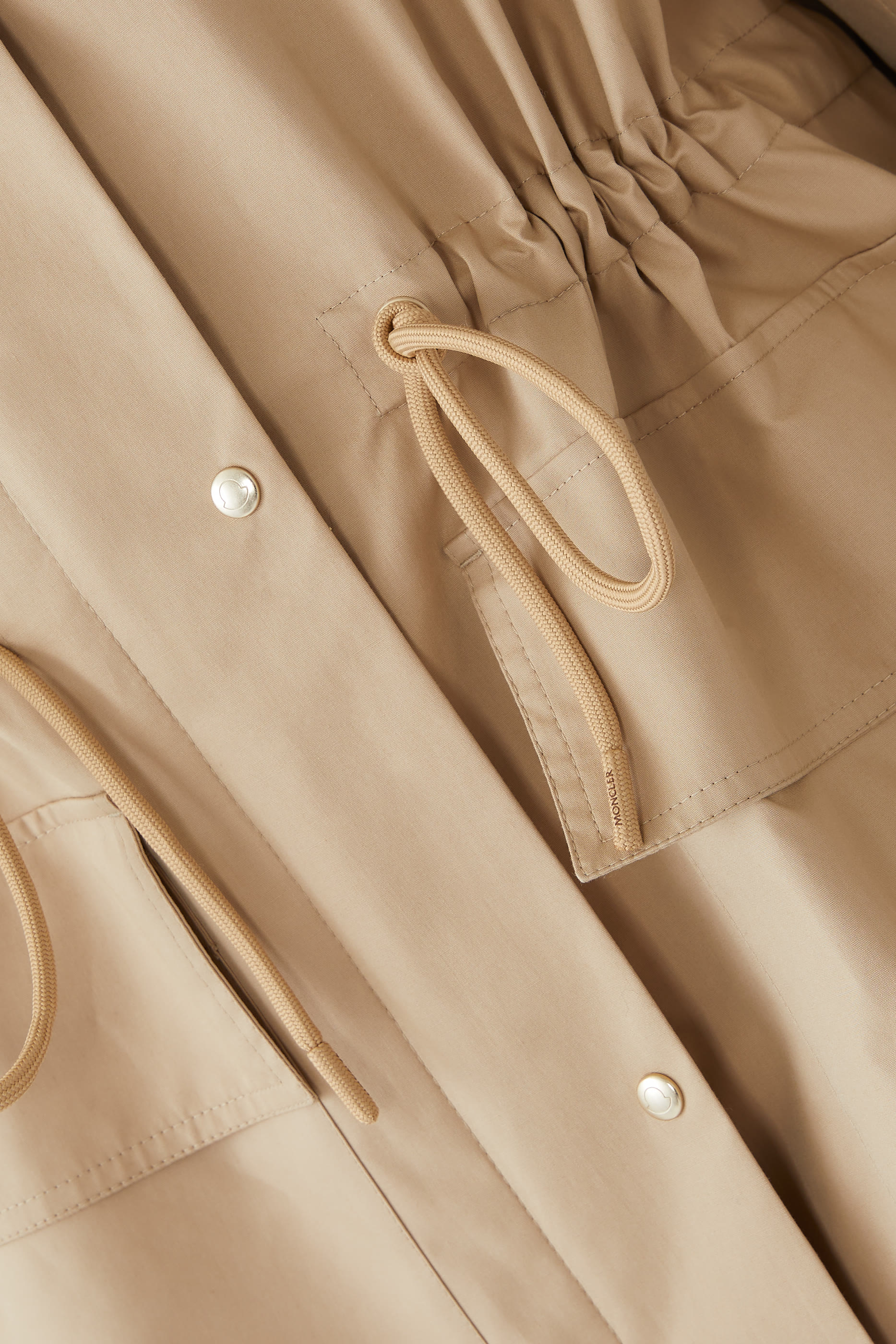 باركا غايون قصير بغطاء للرأس