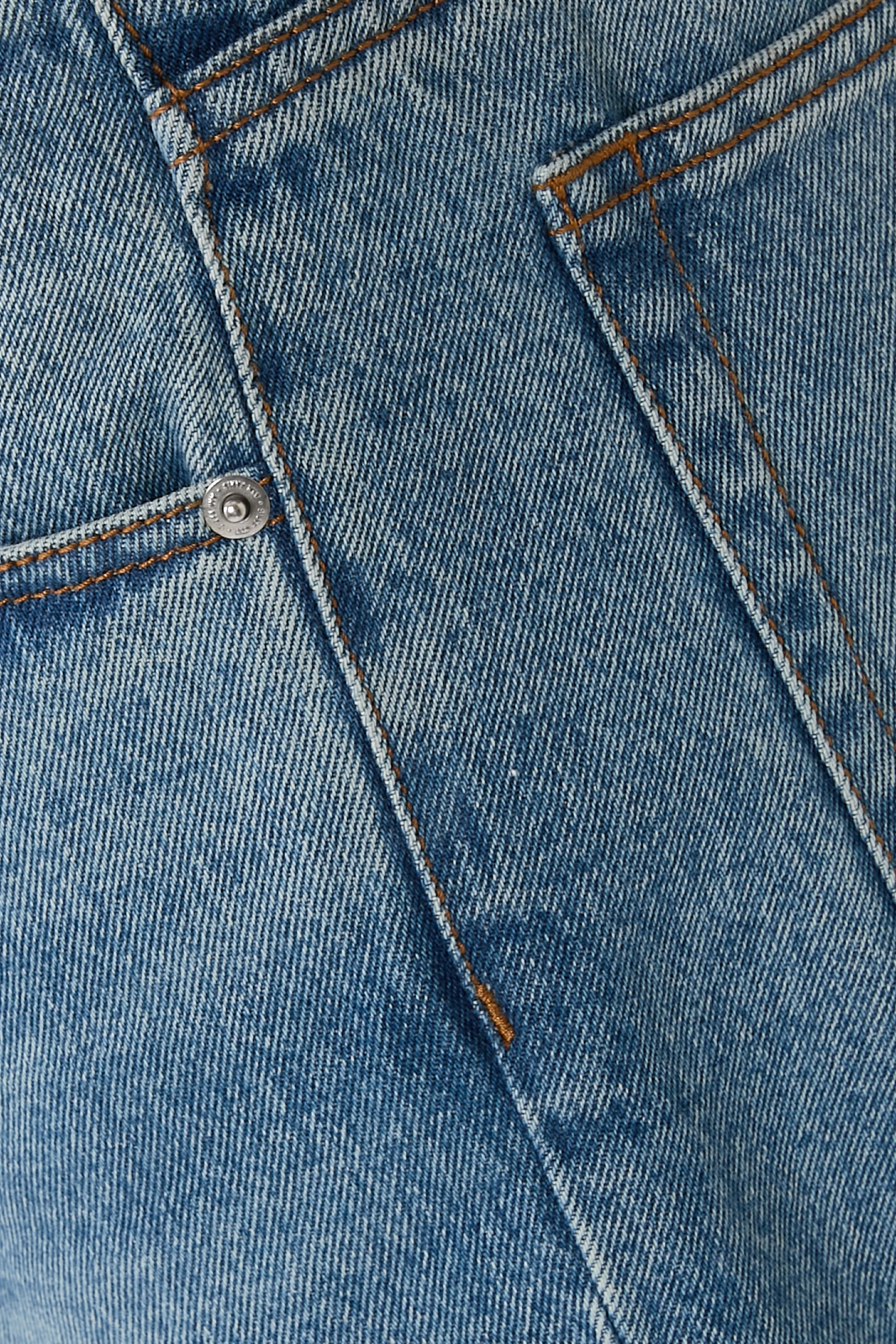 بنطال جينز بقصة كلاسيكية دنيم