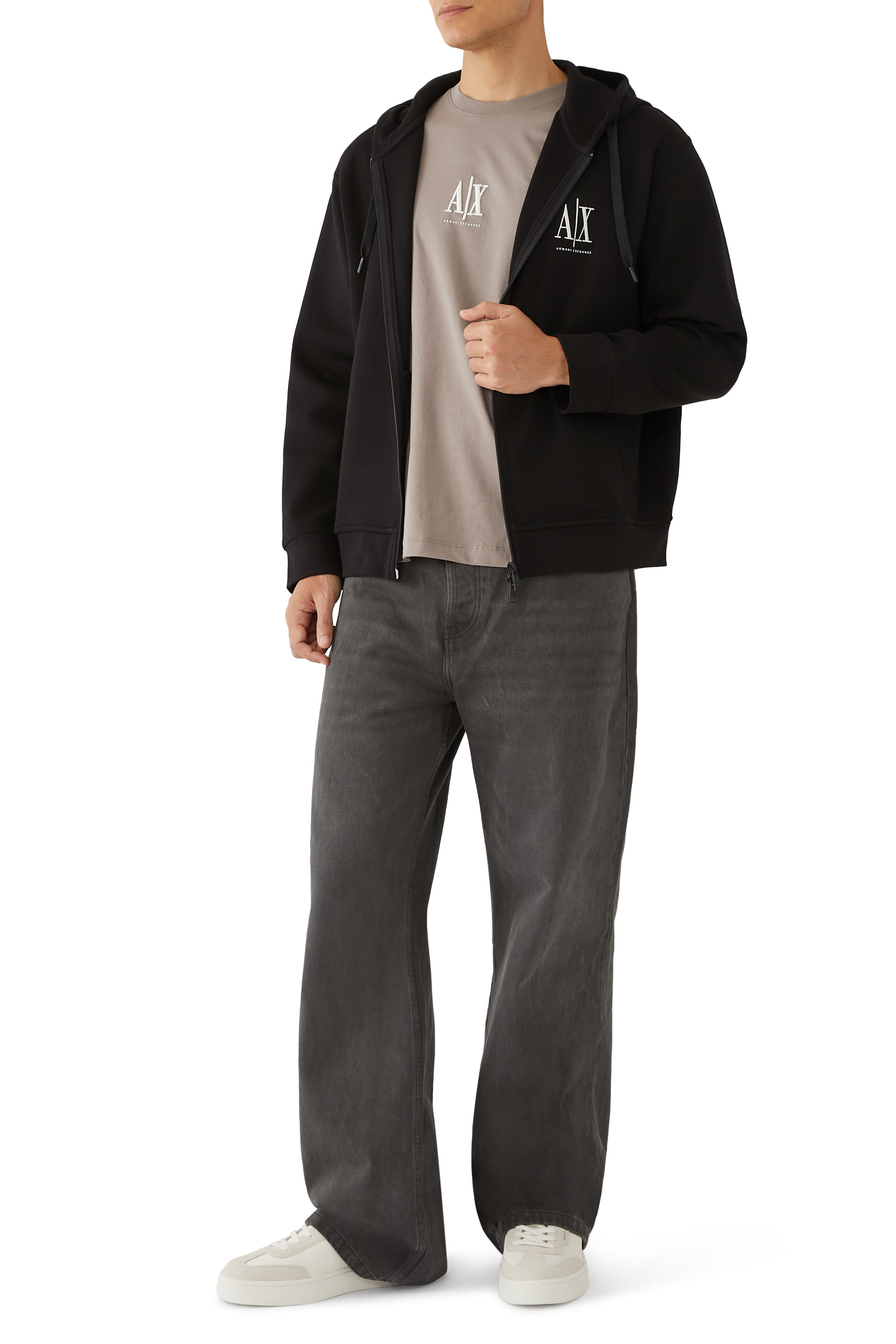 تيشيرت بشعار الماركة