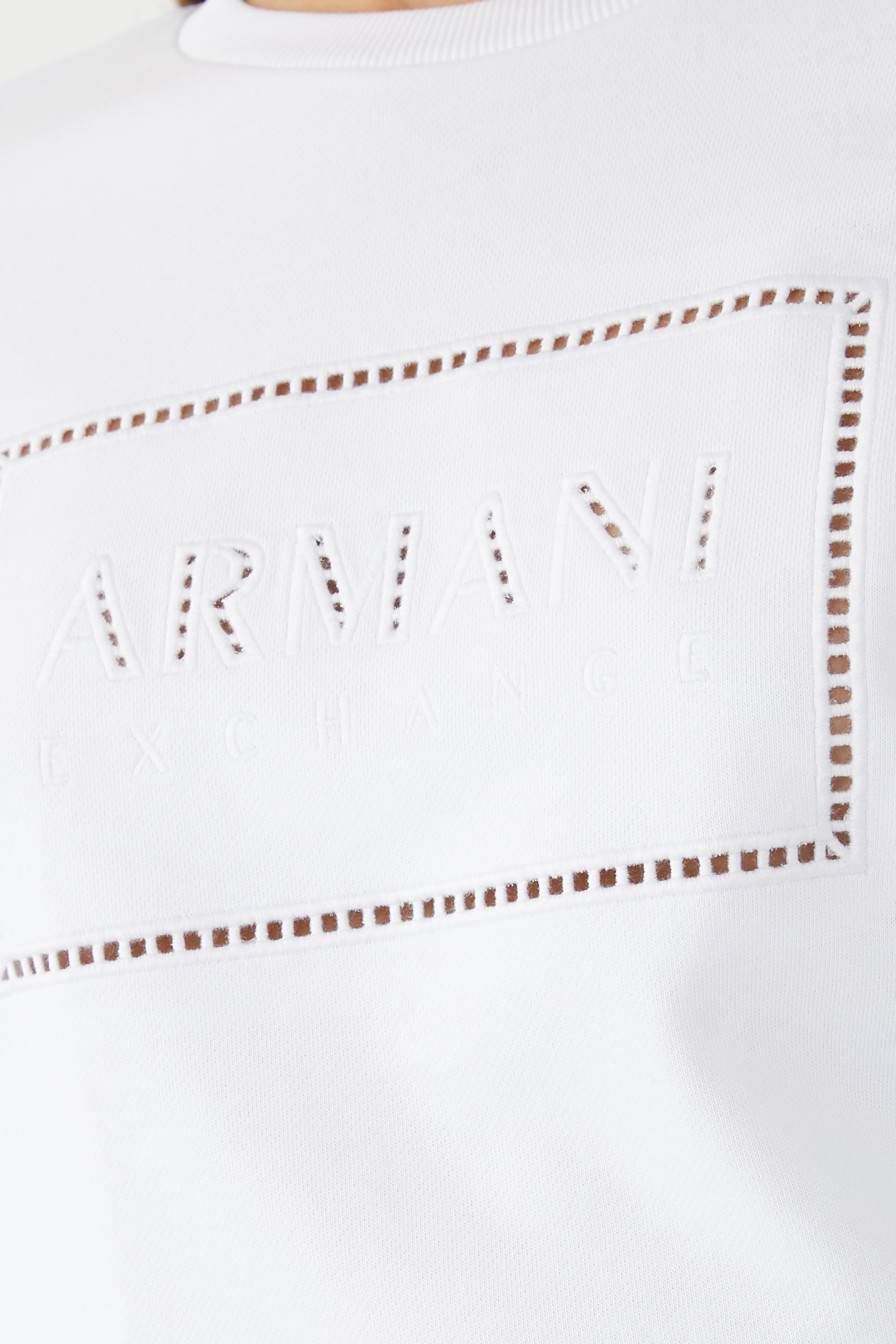 سويت شيرت بحروف شعار الماركة