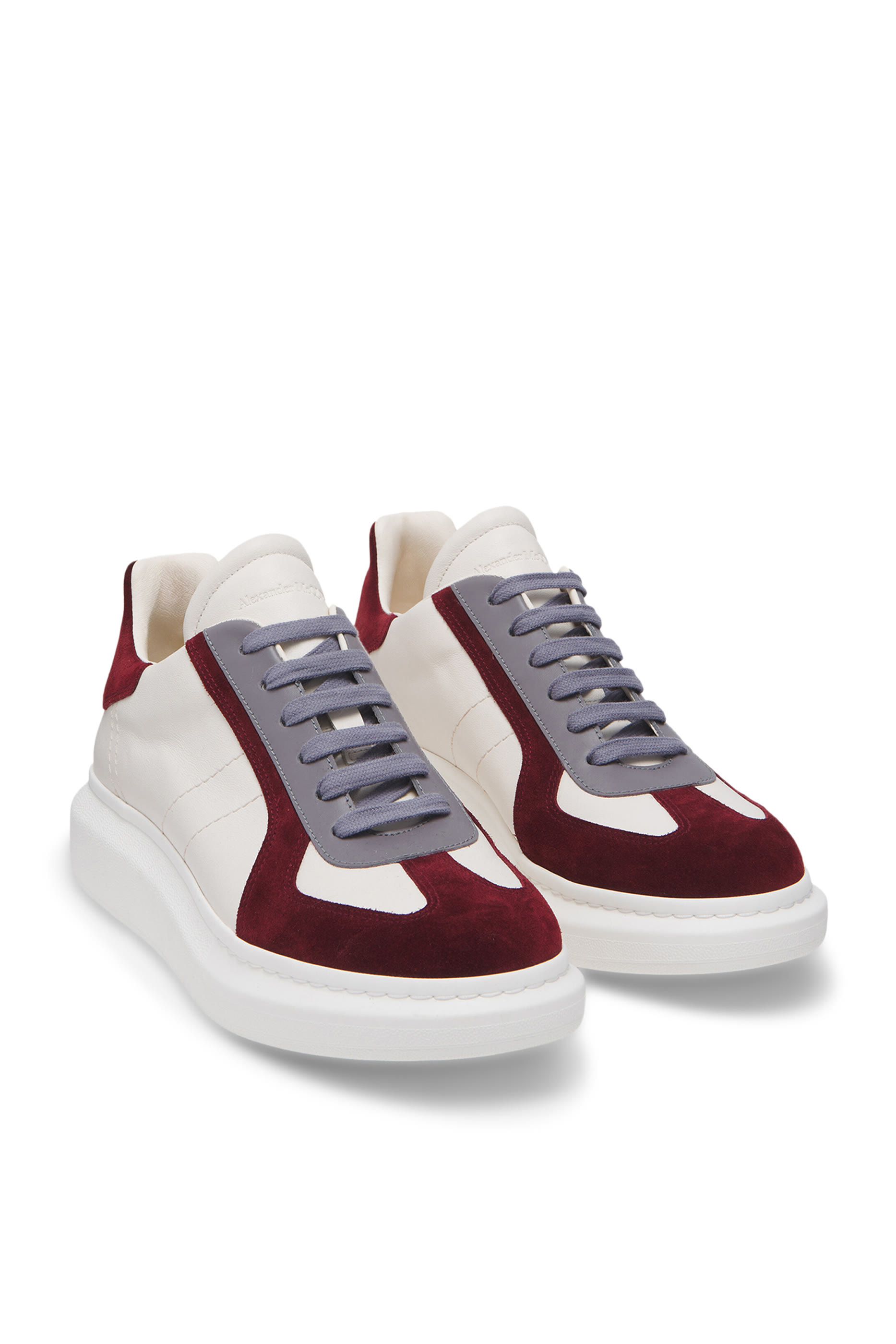 سنيكرز ريترو بنعل سميك