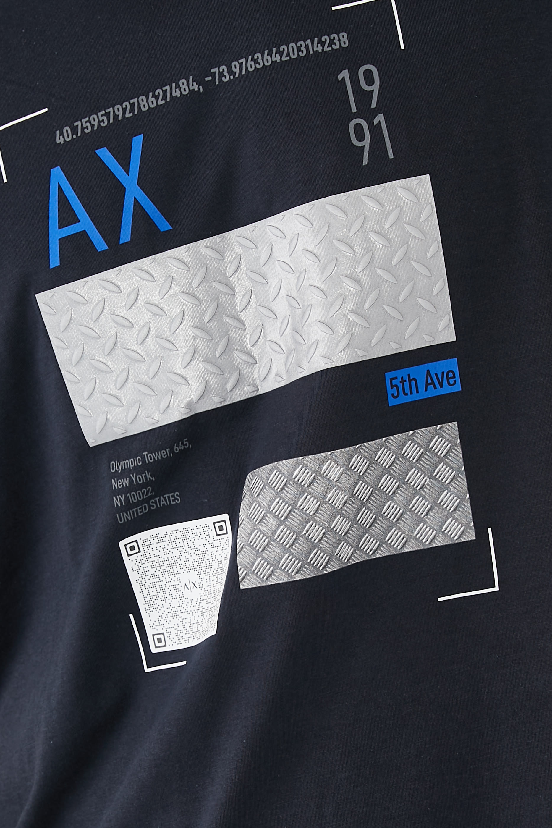 تيشيرت جمنازيوم بياقة ضيقة