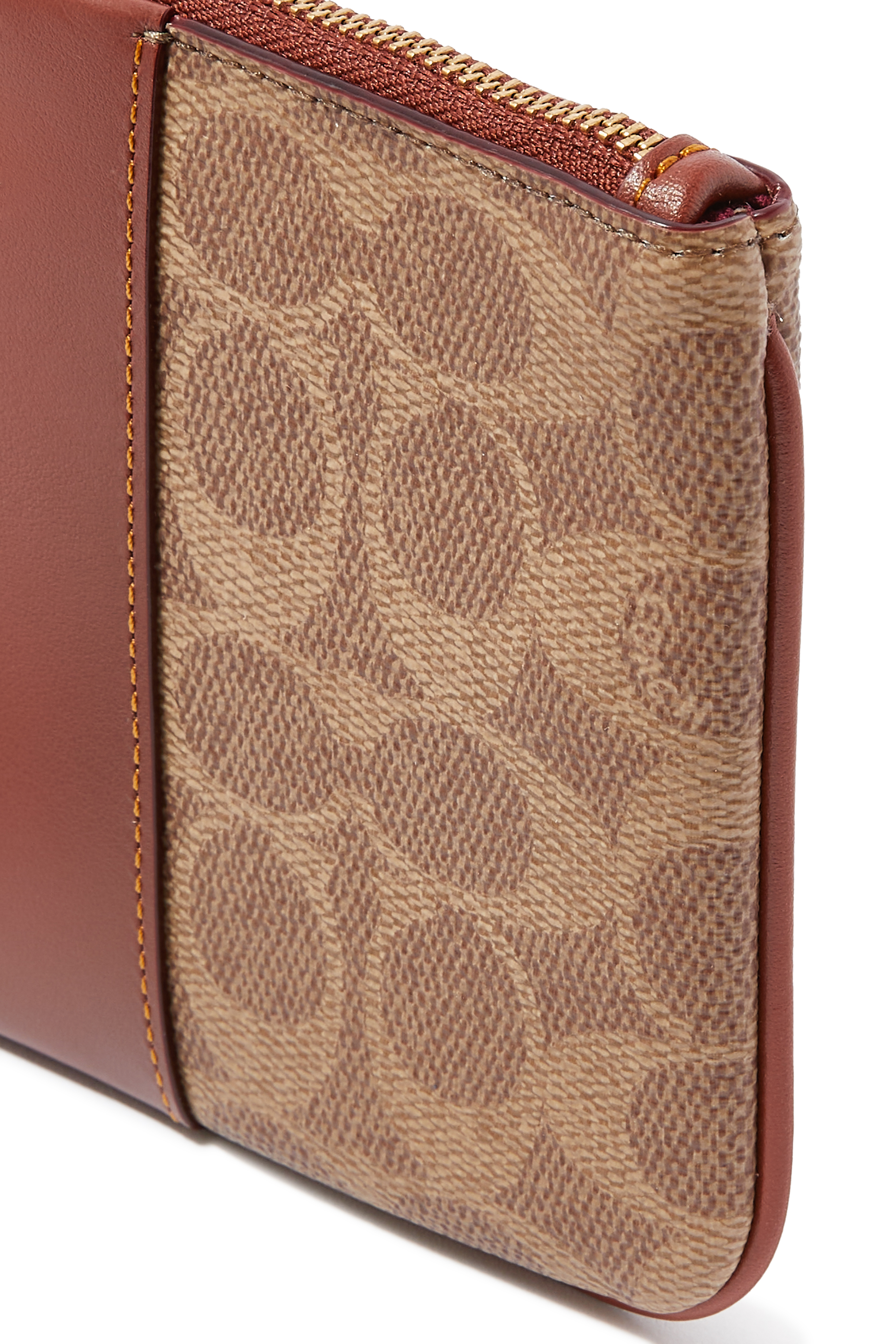 حقيبة صغيرة بسوار معصم قماش قنب بشعار الماركة