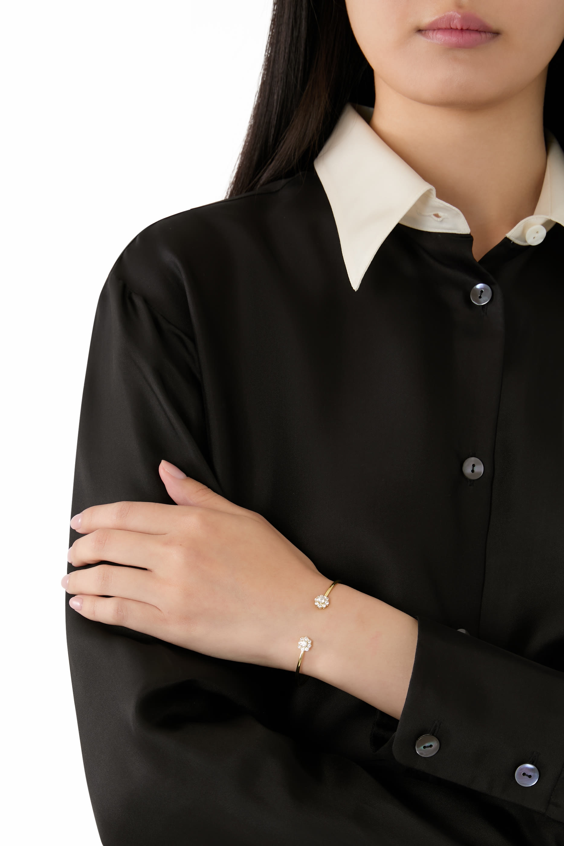 سوار هالو مفتوح رفيع مزين بأحجار زركونيا مكعبة بتصميم مستدير، نحاس مطلي بالذهب