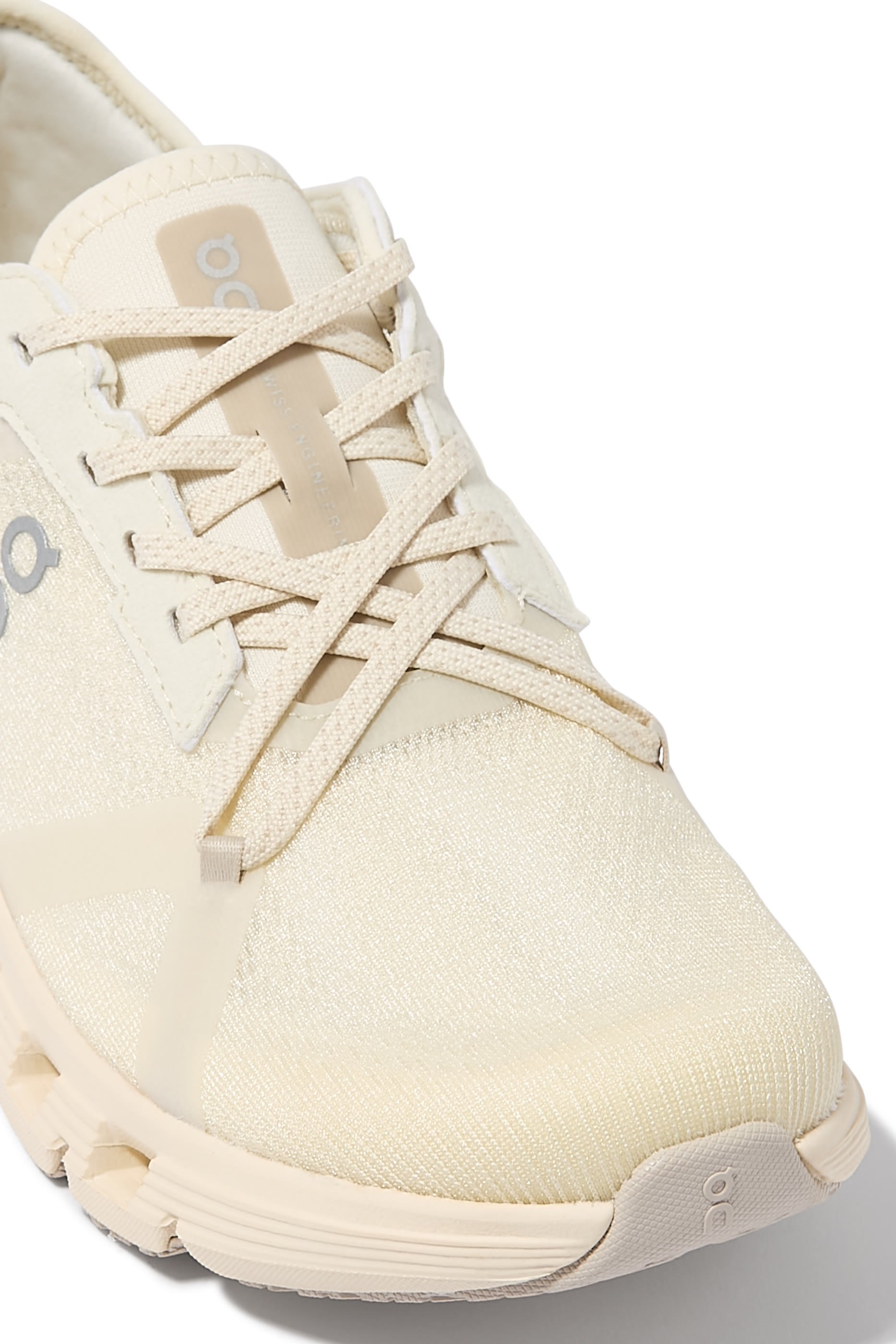 سنيكرز كلاود اكس 4 اي دي للنساء