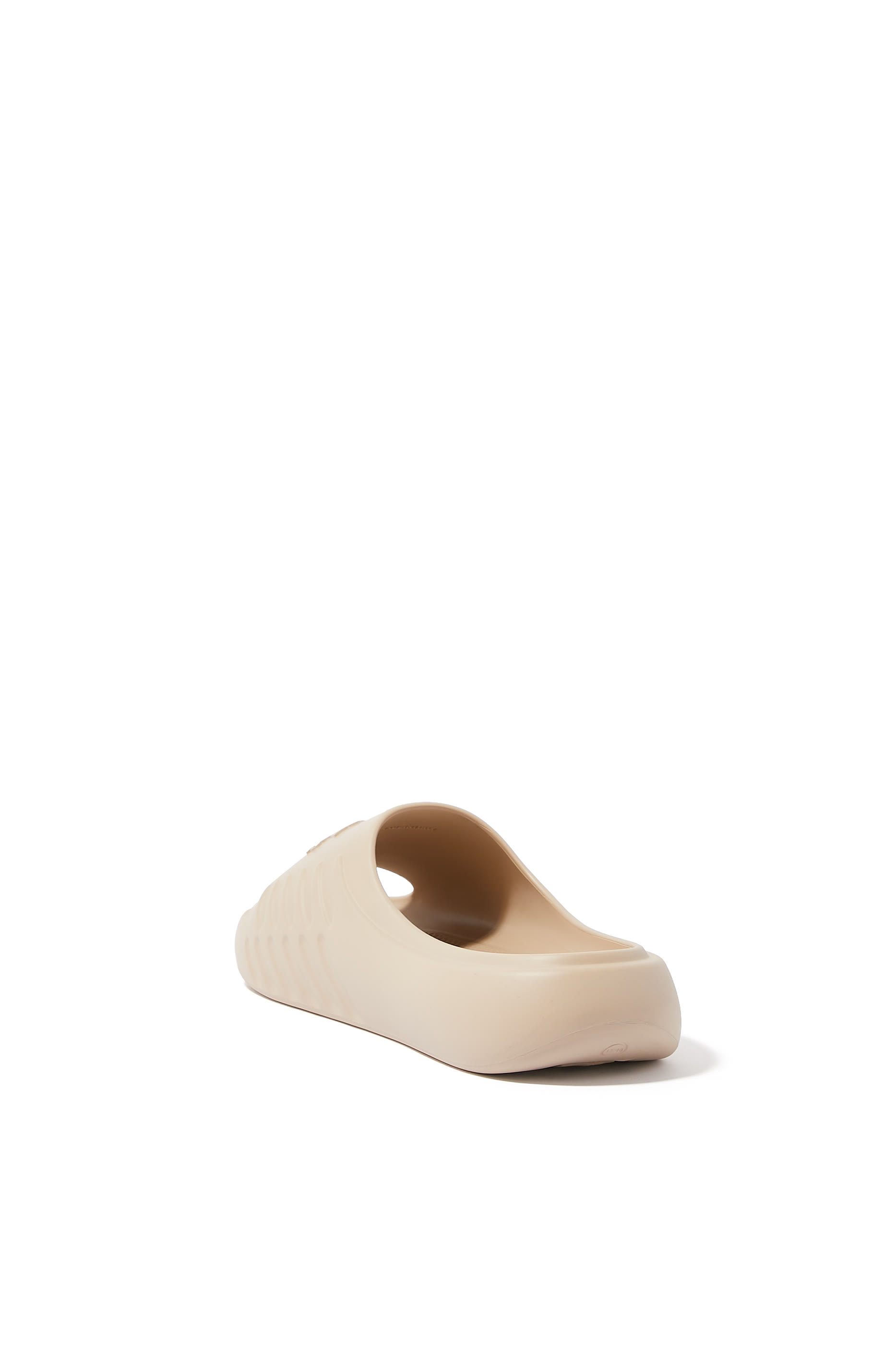 حذاء خفيف بنقشة ورقة كندية