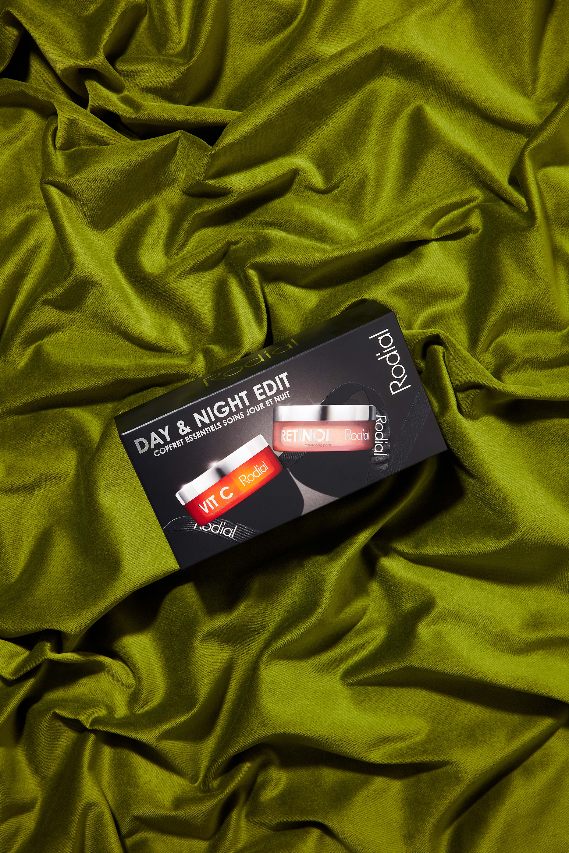 مجموعة هدايا داي تو نايت للبشرة