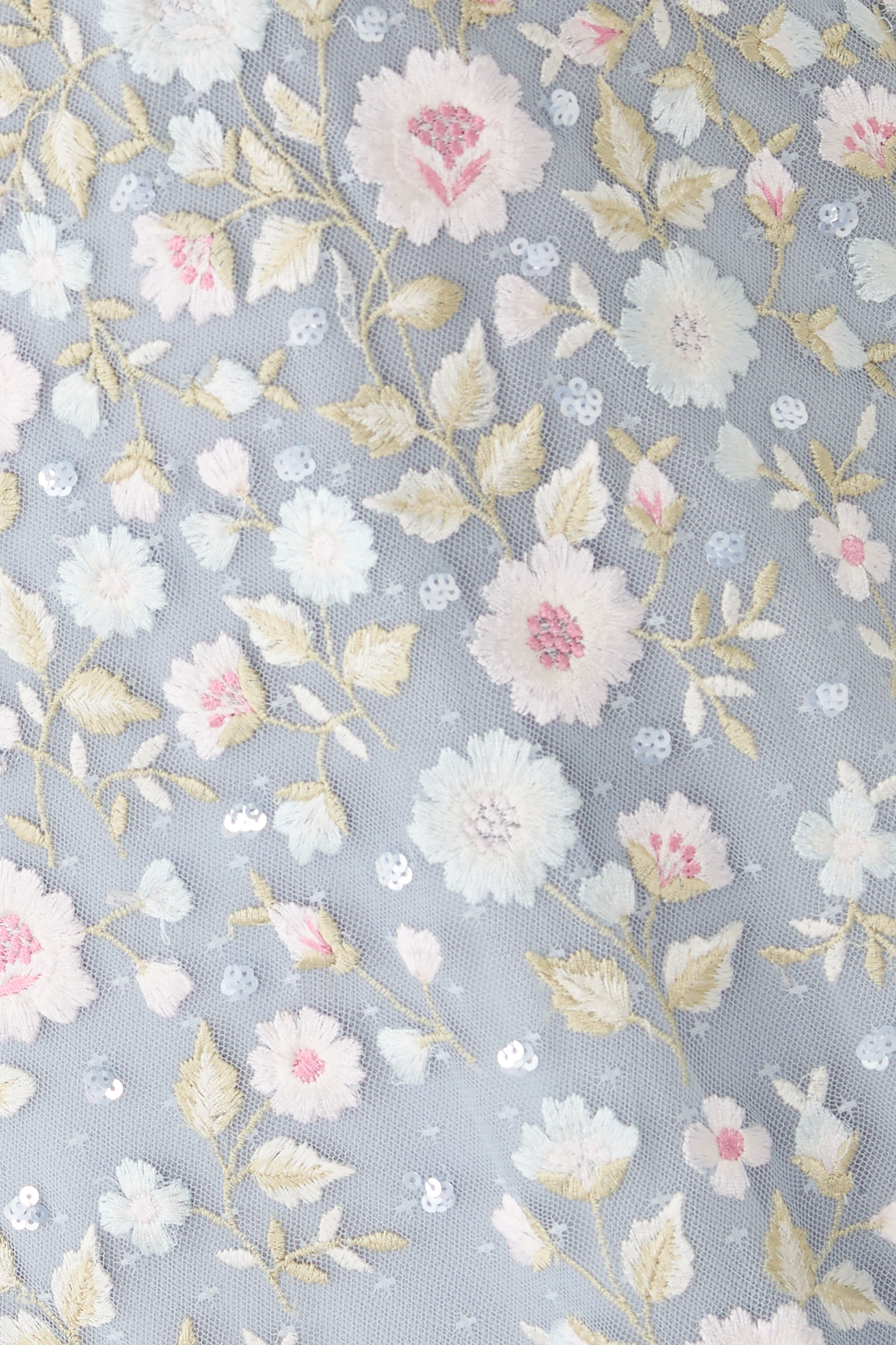 فستان ايثيريال بكشكش ومطرز بزهور وطول الكاحل