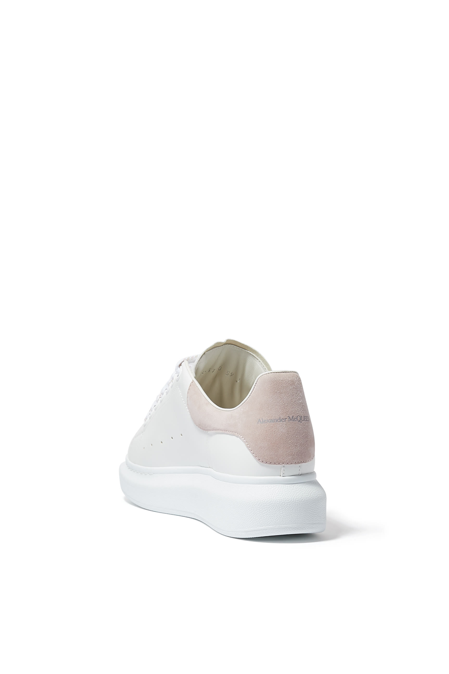 سنيكرز بنعل سميك