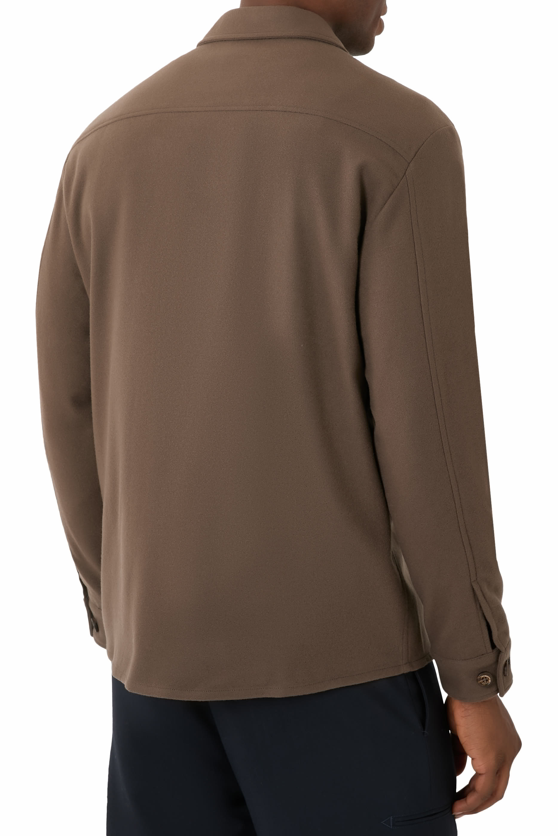 قميص بنمط جاكيت