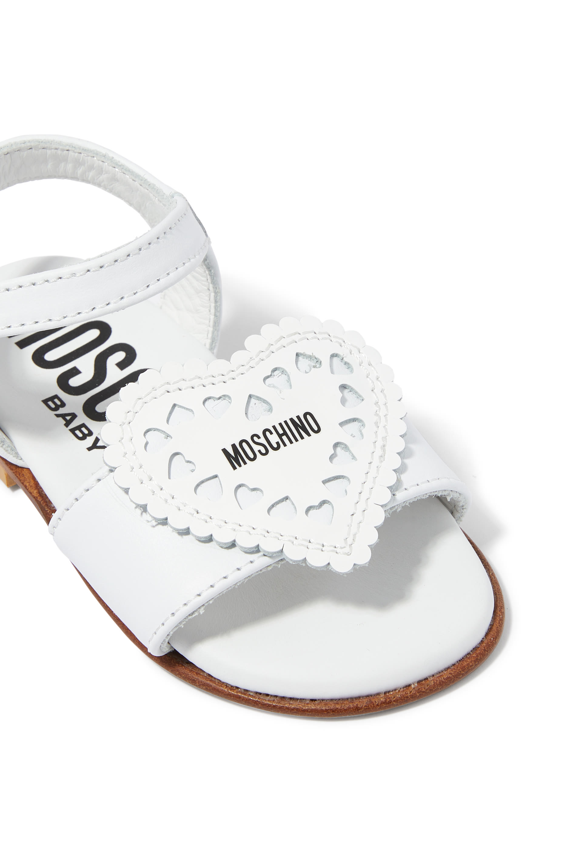 صندل بشعار الماركة