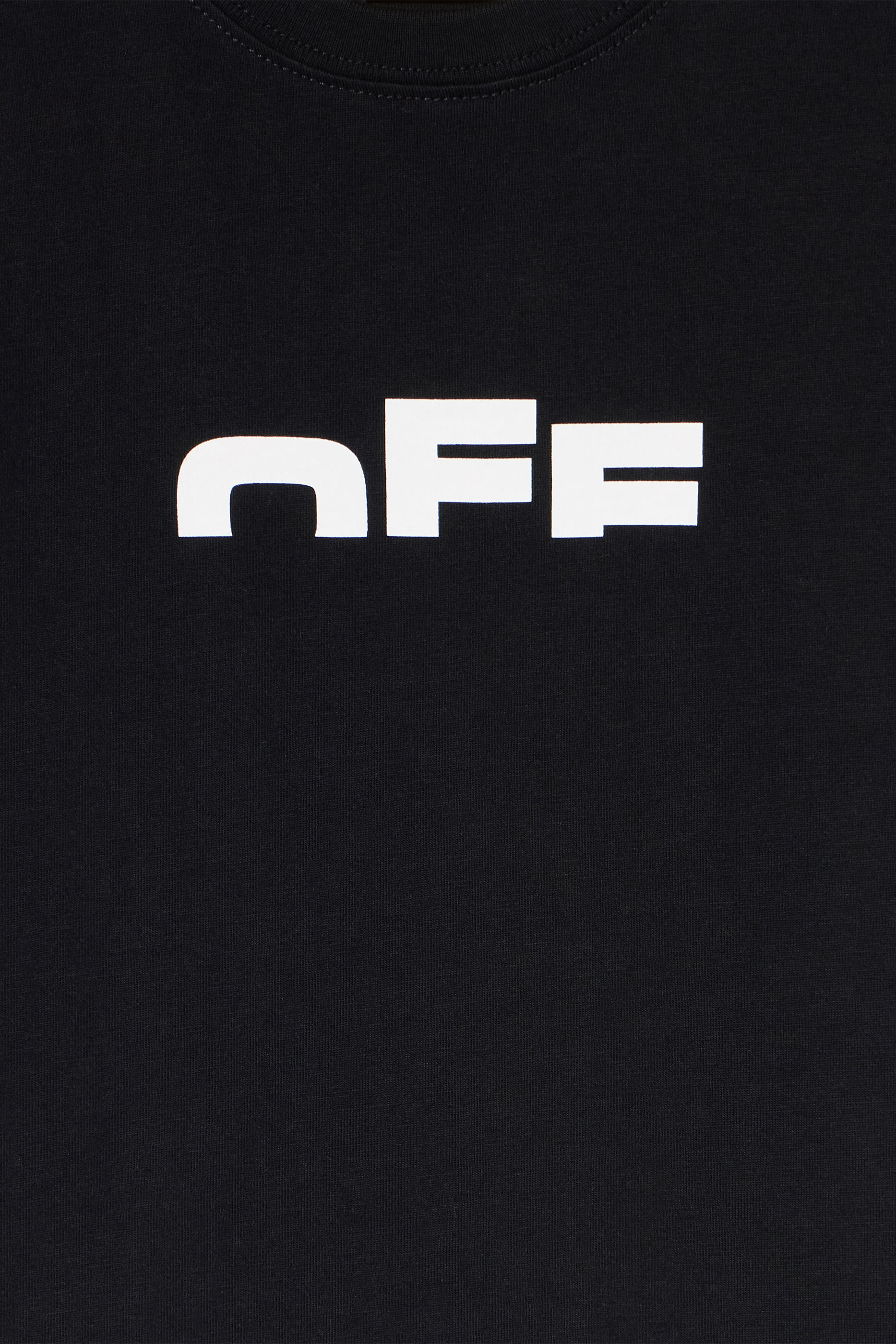 تيشيرت بنقشة حروف شعار الماركة للأطفال