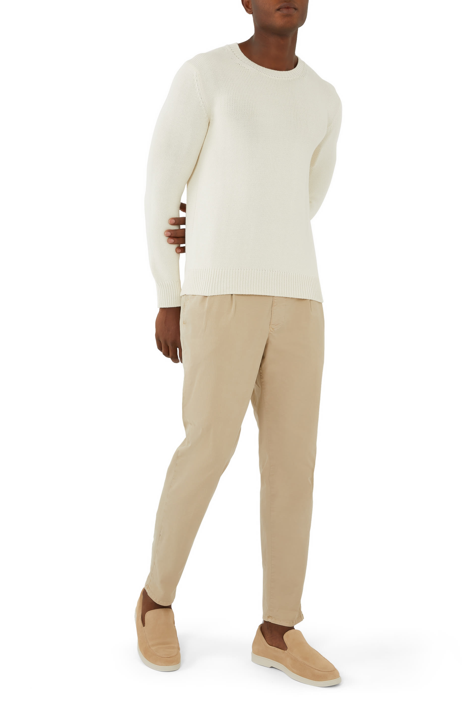 سويت شيرت بياقة ضيقة بقصة ضيقة