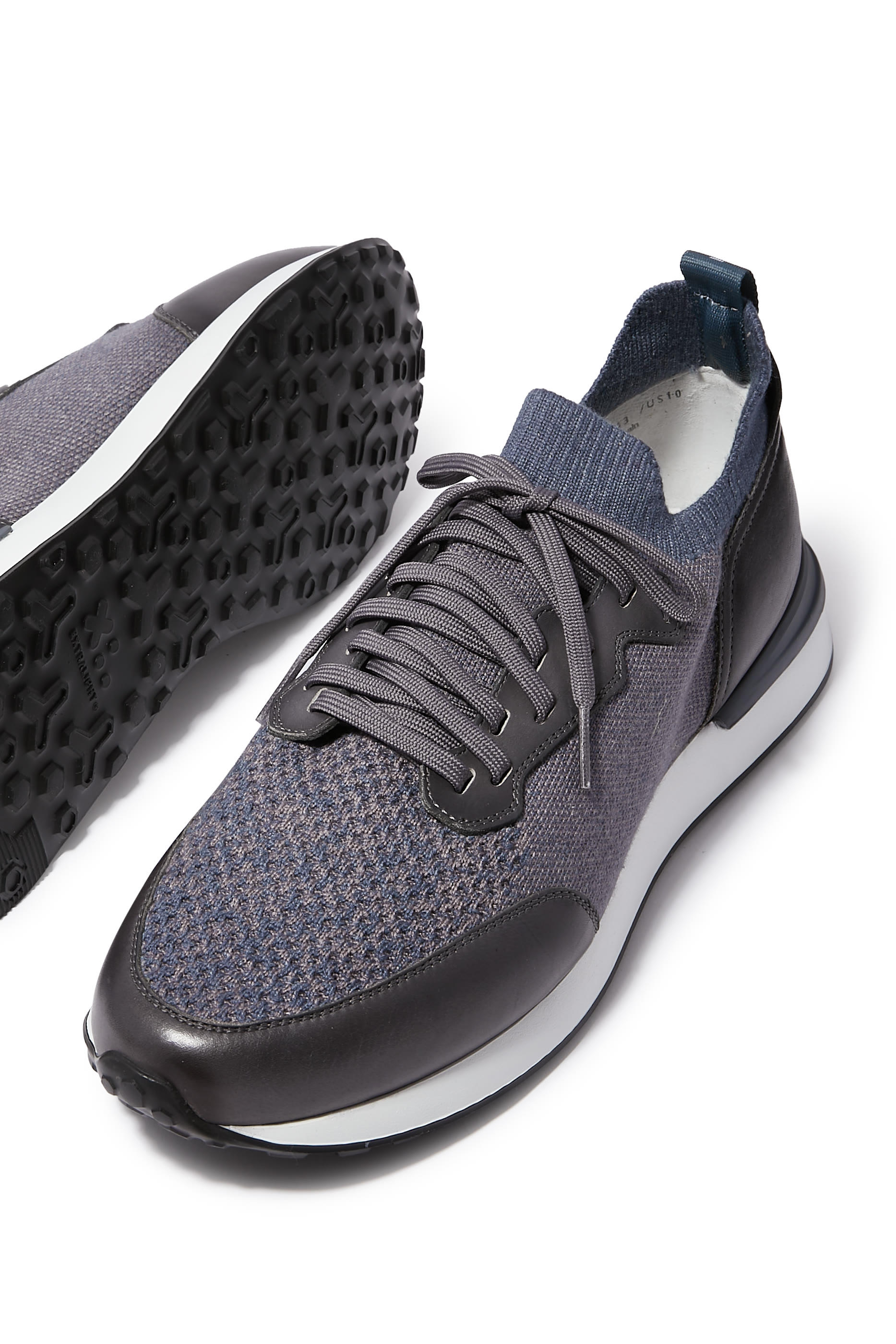 سنيكرز ستراتوس منسوج