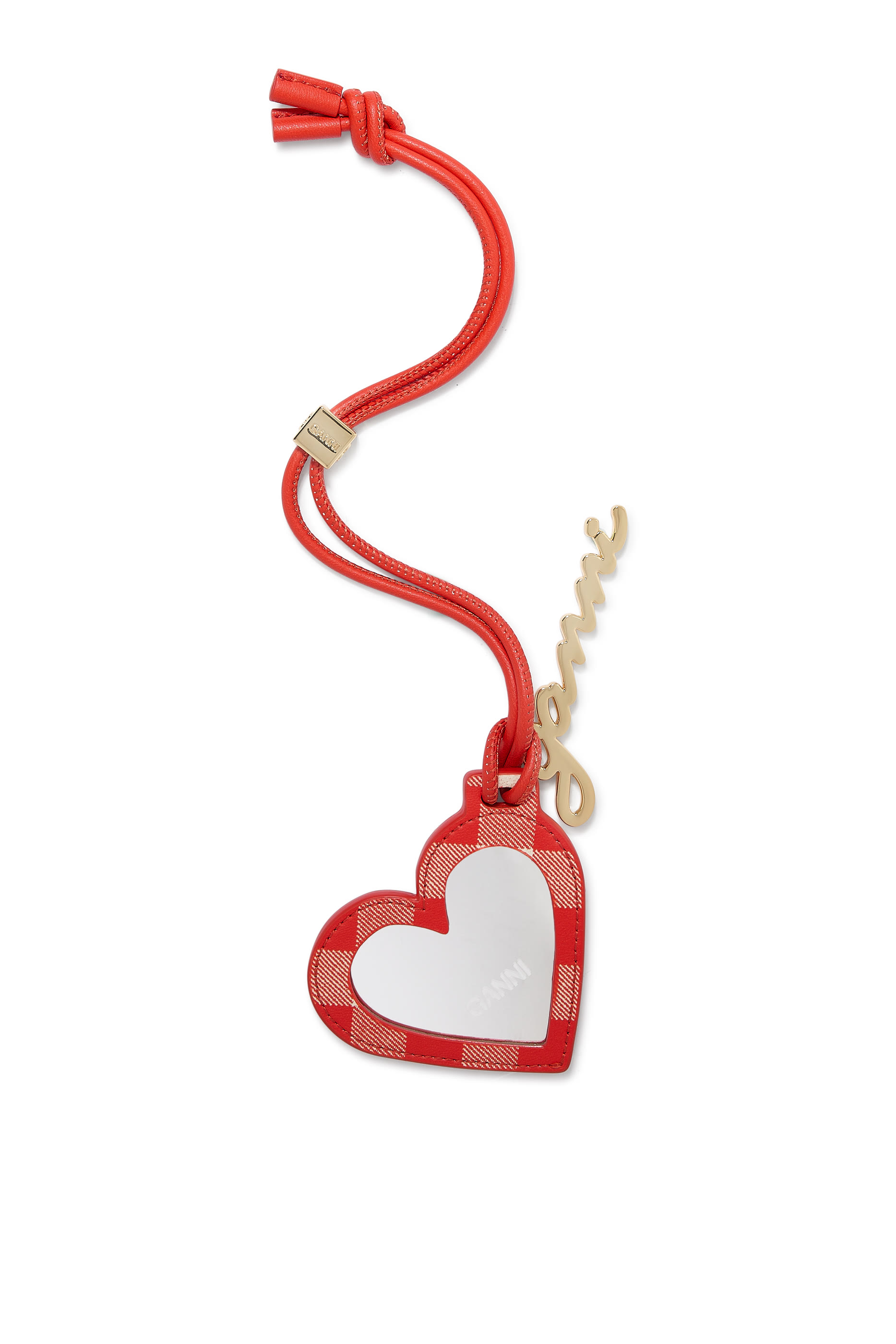 مرآة بو بتصميم قلب