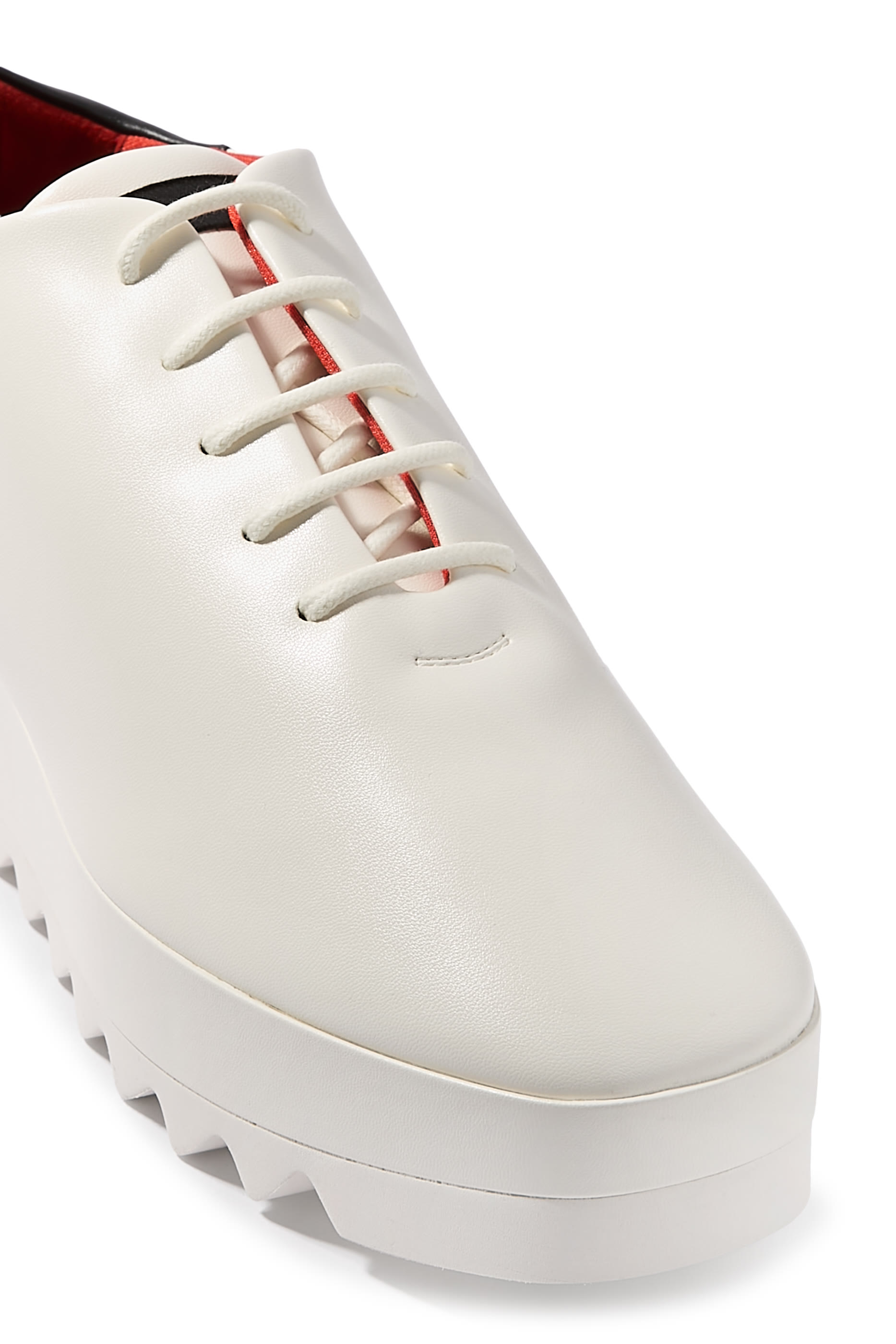 سنيكرز سنيك-إليز 55 برباط للإغلاق ونعل عريض