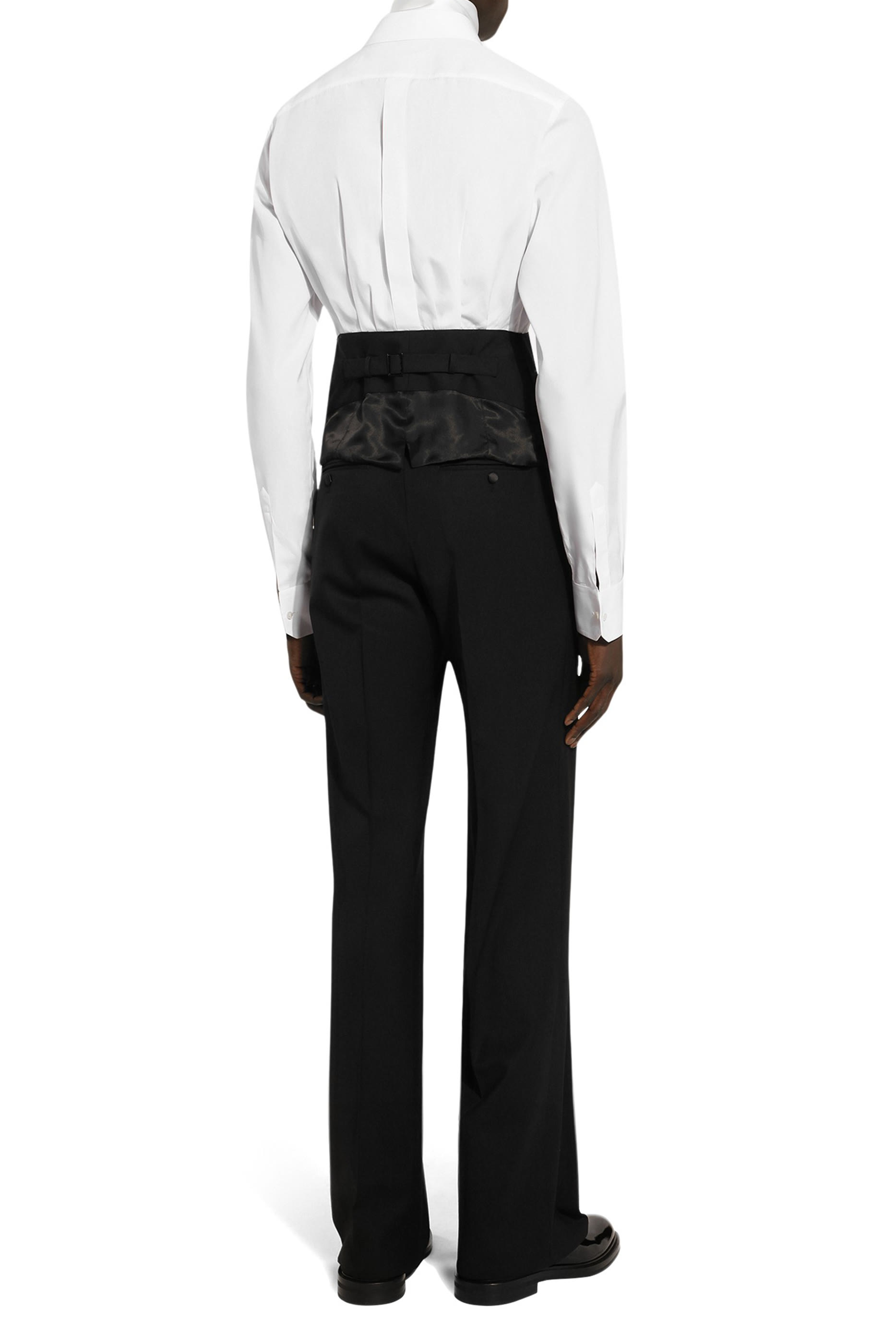 قميص توكسيدو بجزء سفلي فيست