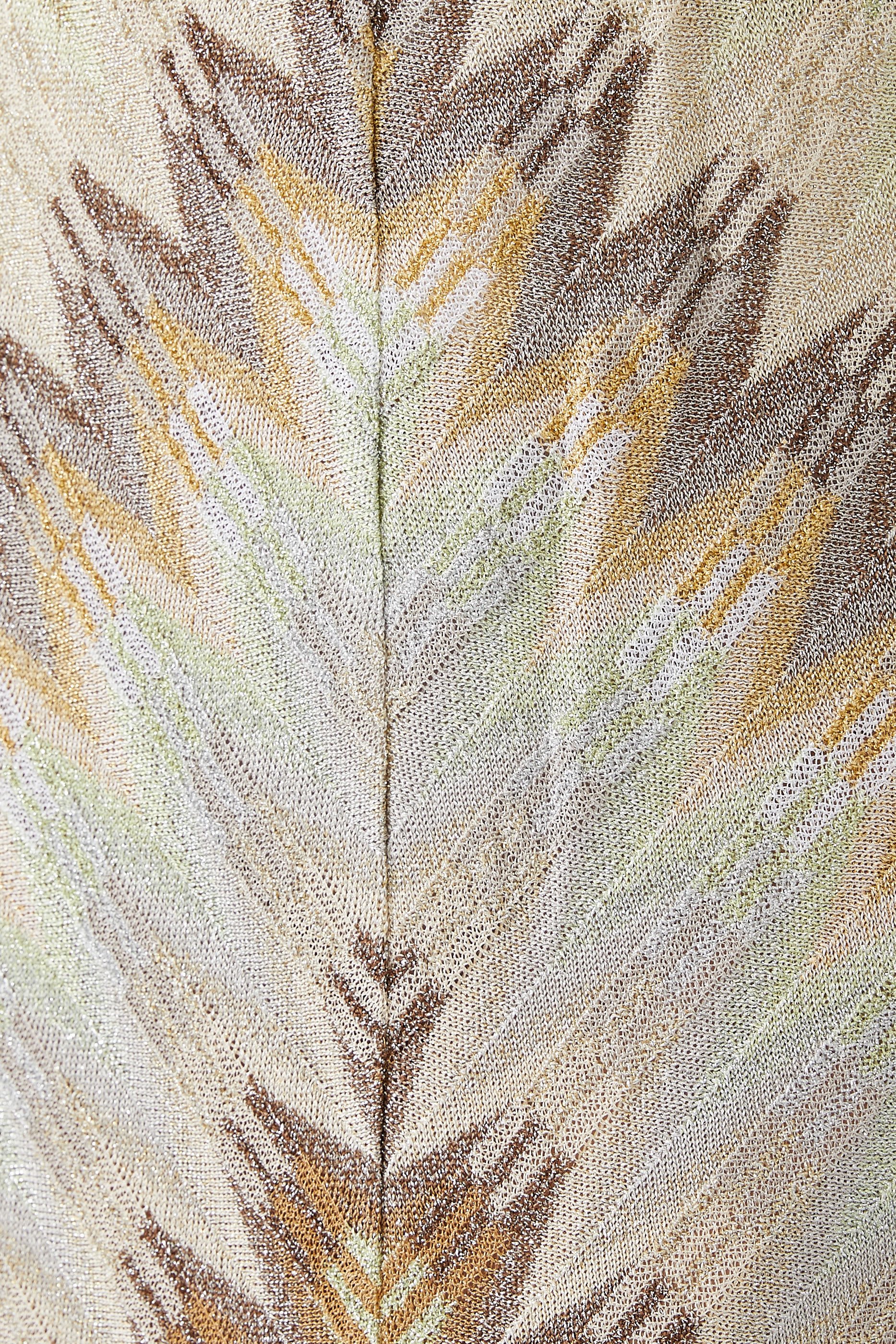 تنورة طويلة بنقشة بخطوط شيفرون بملمس بارز