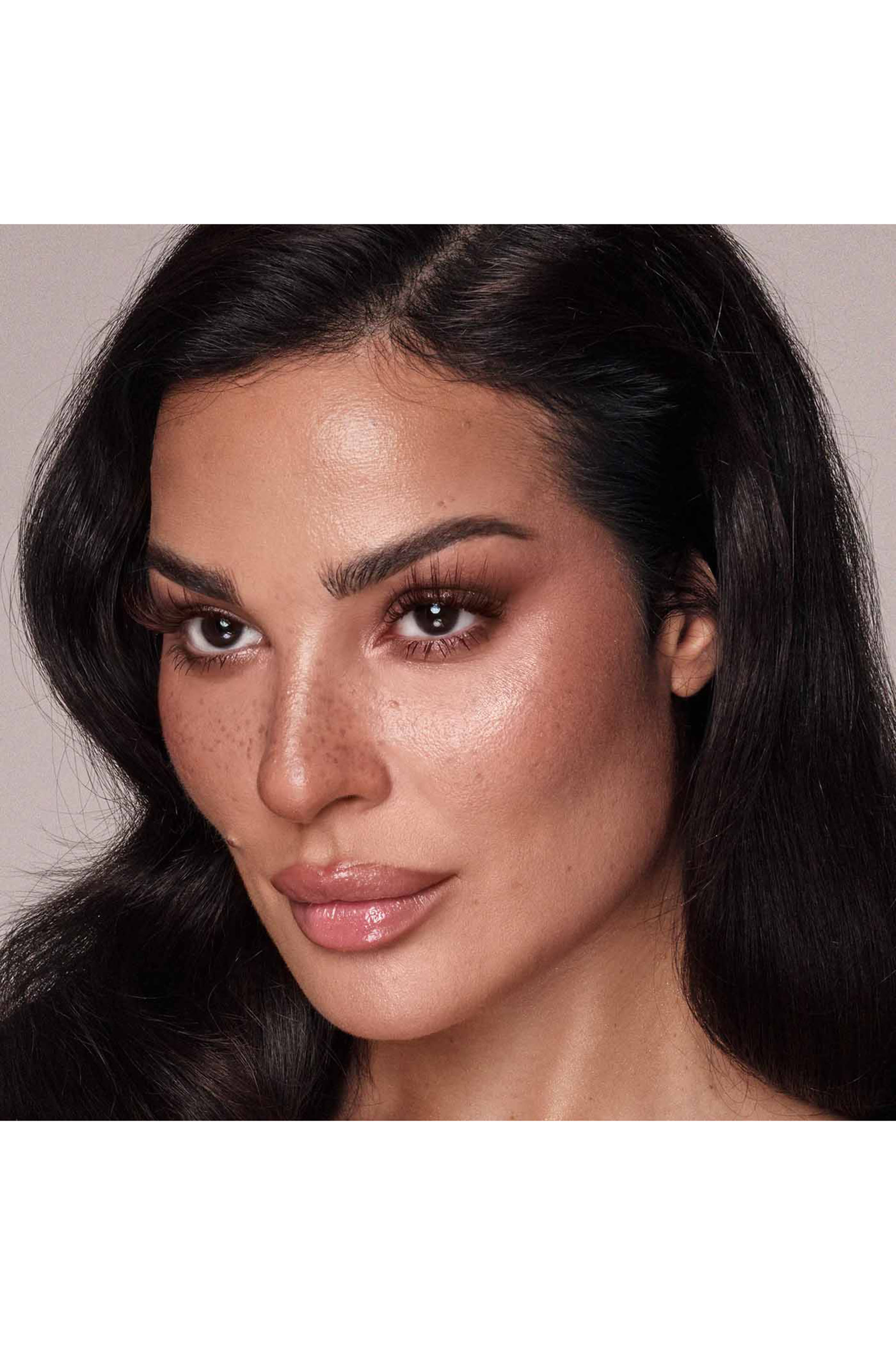 ماسكارا غير قابلة للكسر
