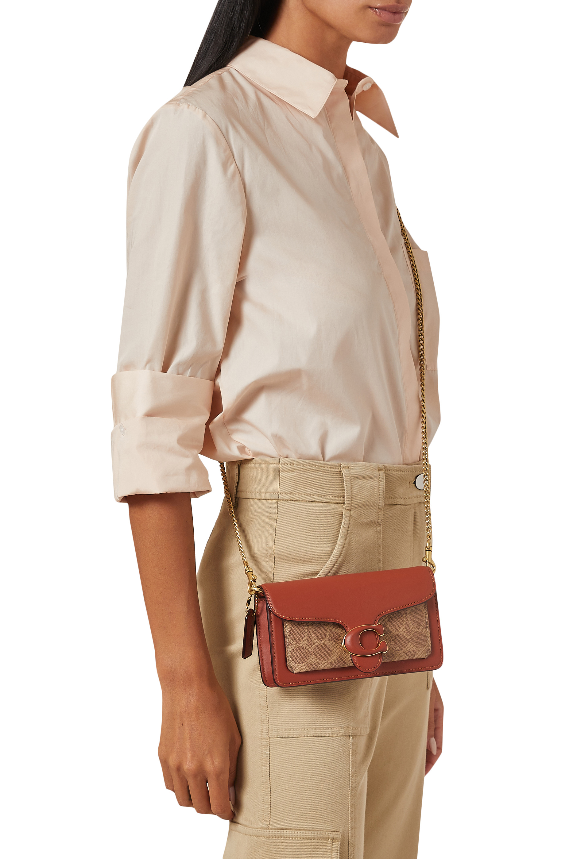 حقيبة تابي بحمالة معصم قنب بشعار الماركة