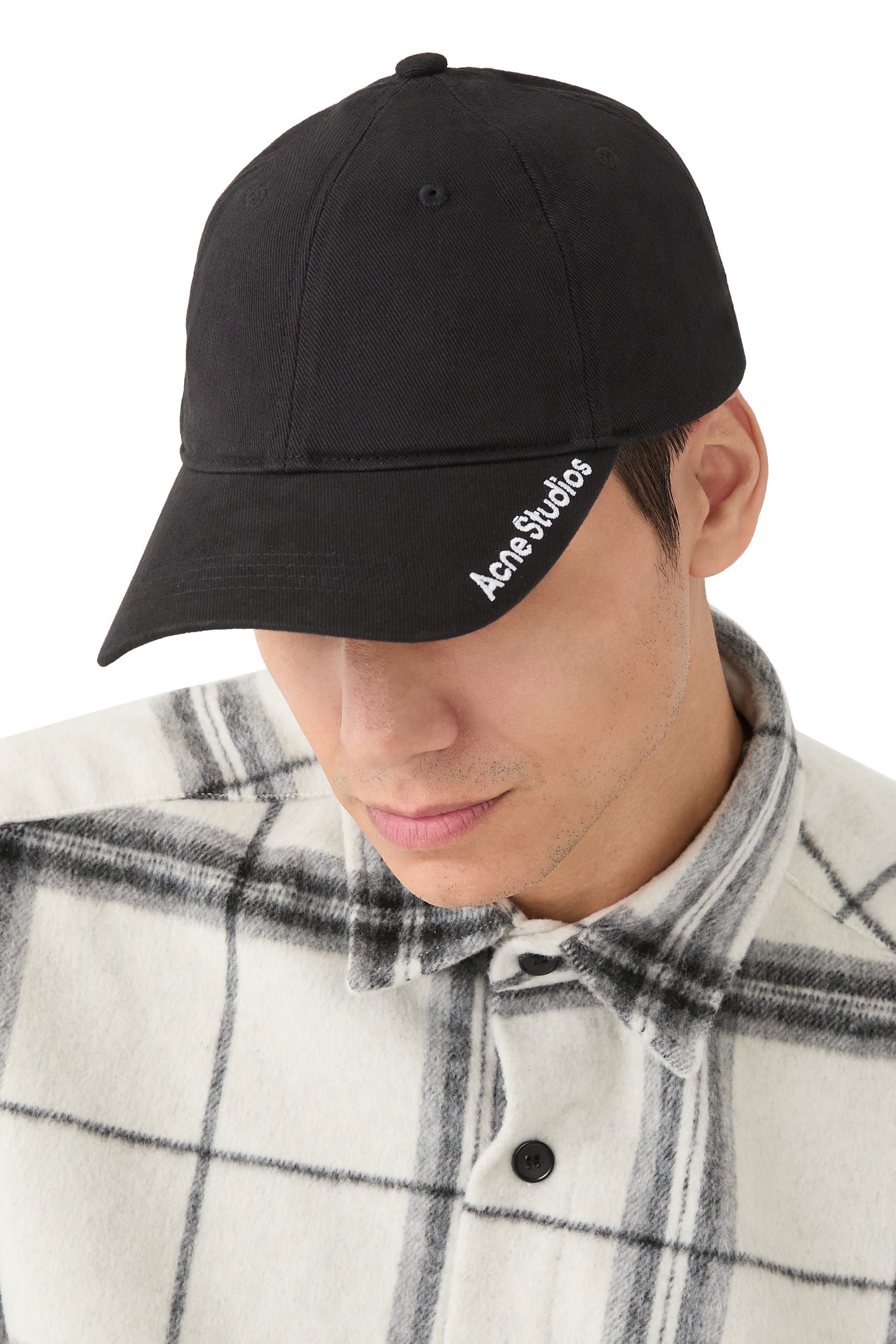 كاب بايسبول بشعار الماركة