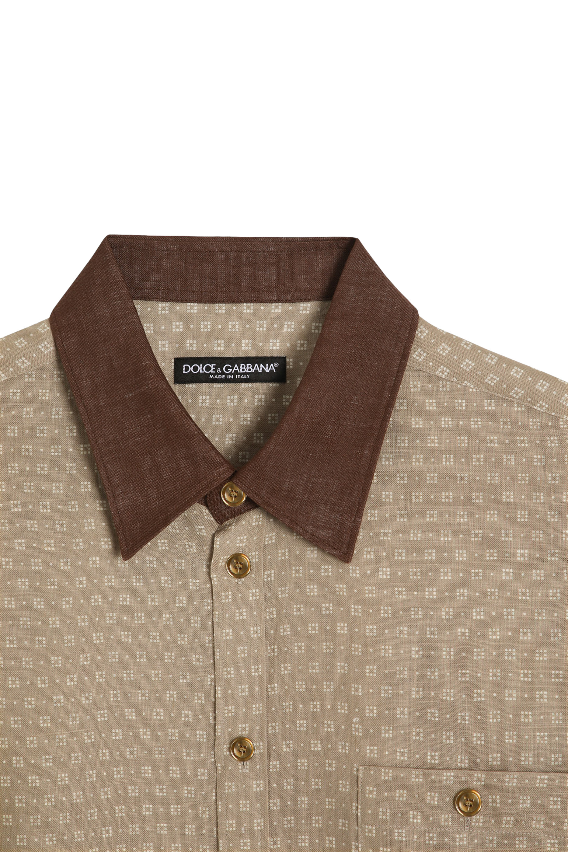 قميص بأكمام قصيرة