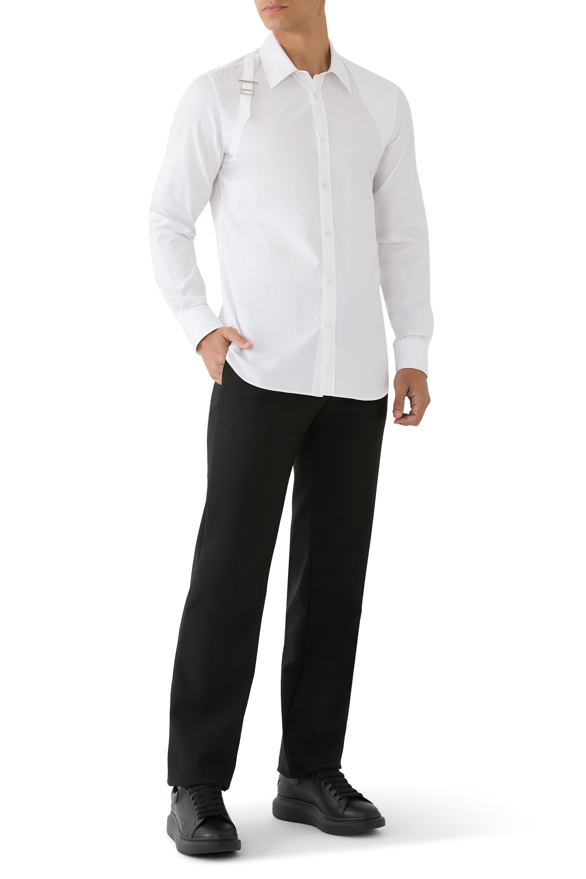 قميص بحمالة بإبزيم بتصميم حرف T