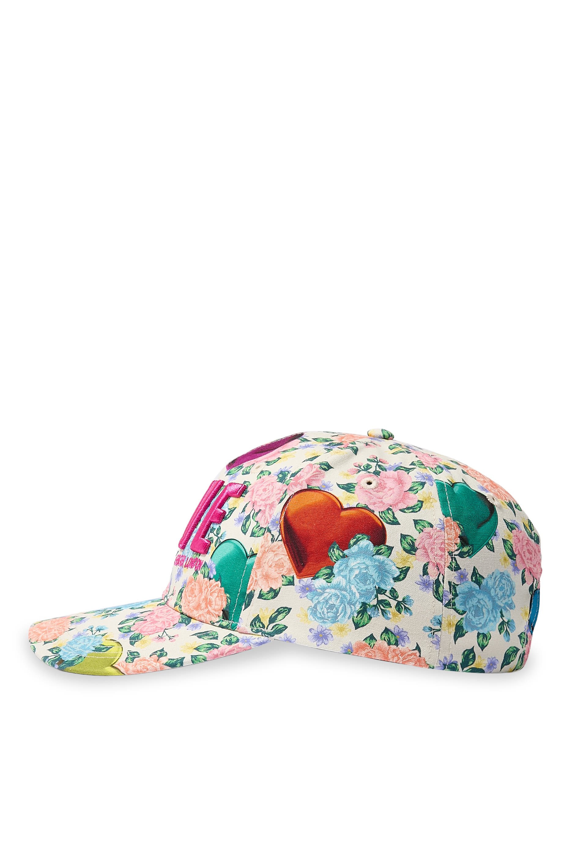 كاب مطرز بكلمة لوف