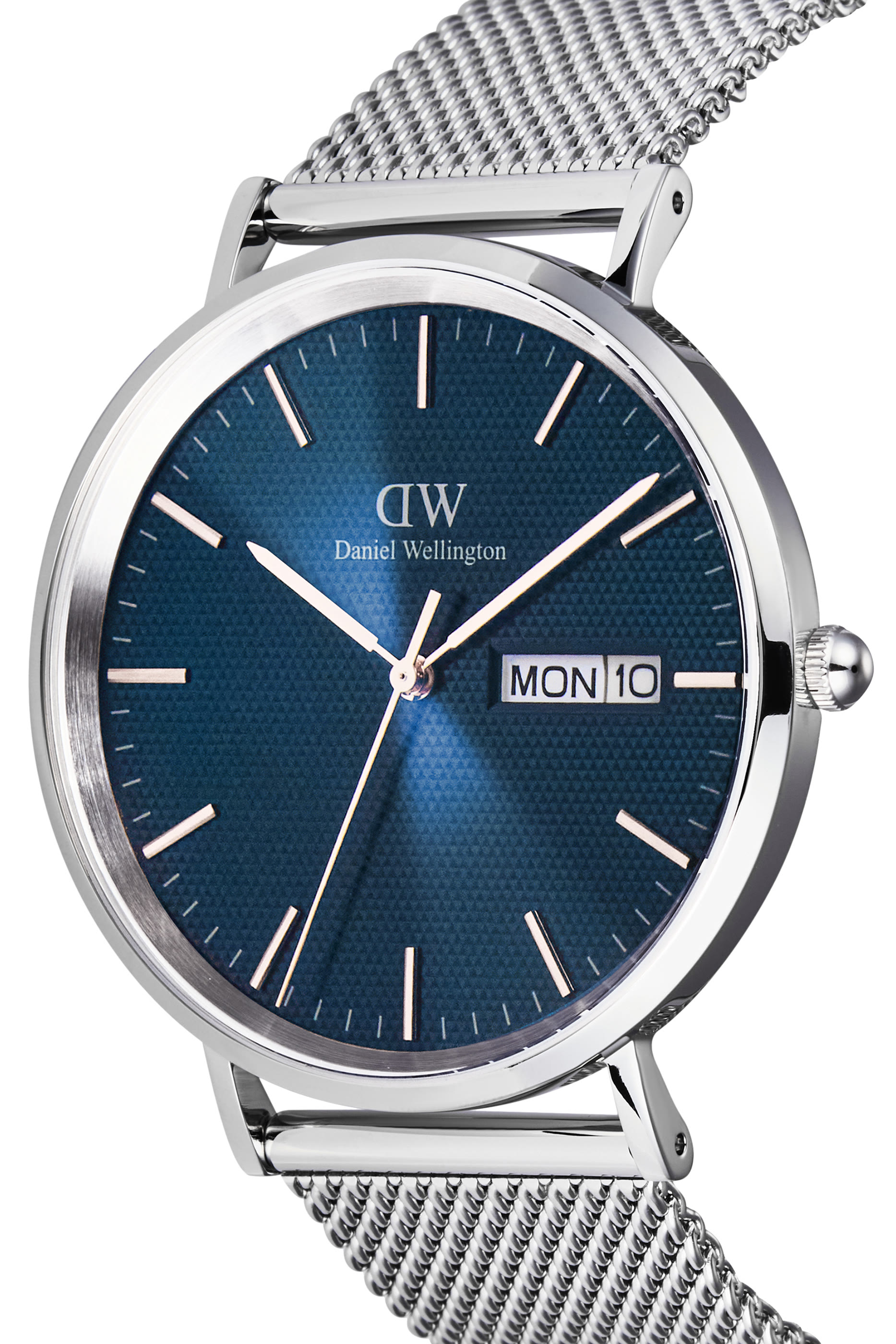 ساعة كلاسيك بخاصية عرض اليوم