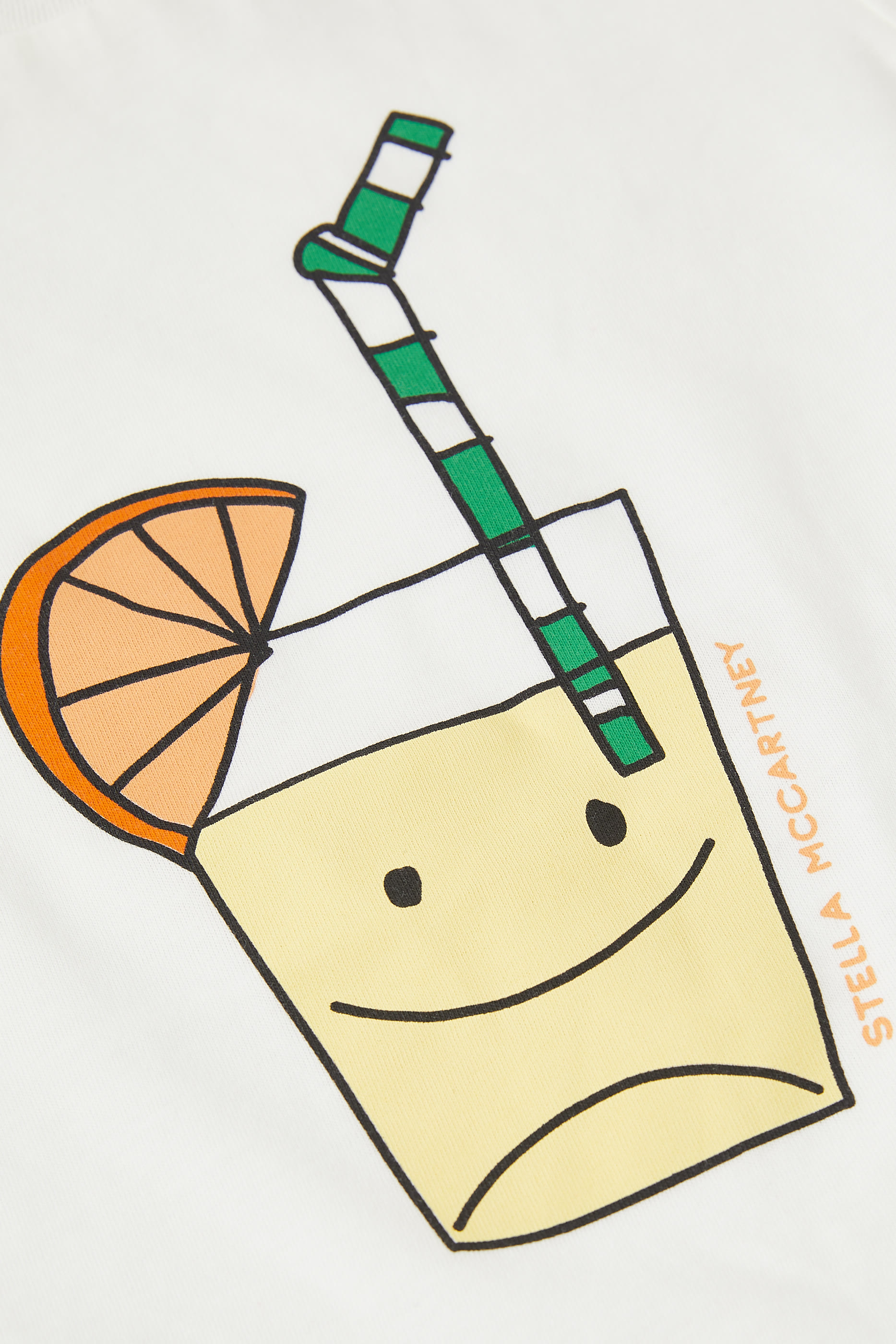 تيشيرت بأكمام قصيرة وطبعات للطفال