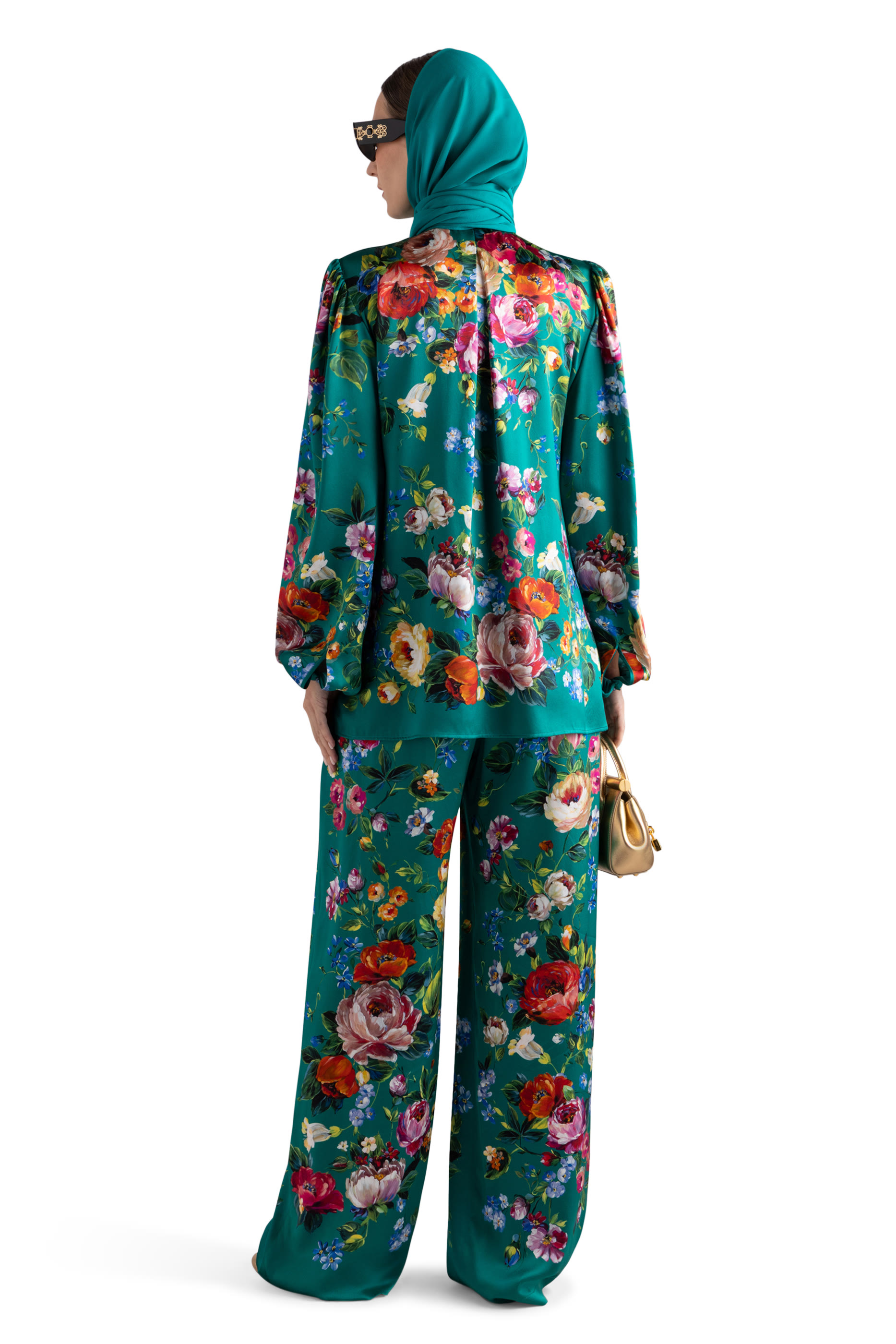 قميص بنقشة ورد ستان