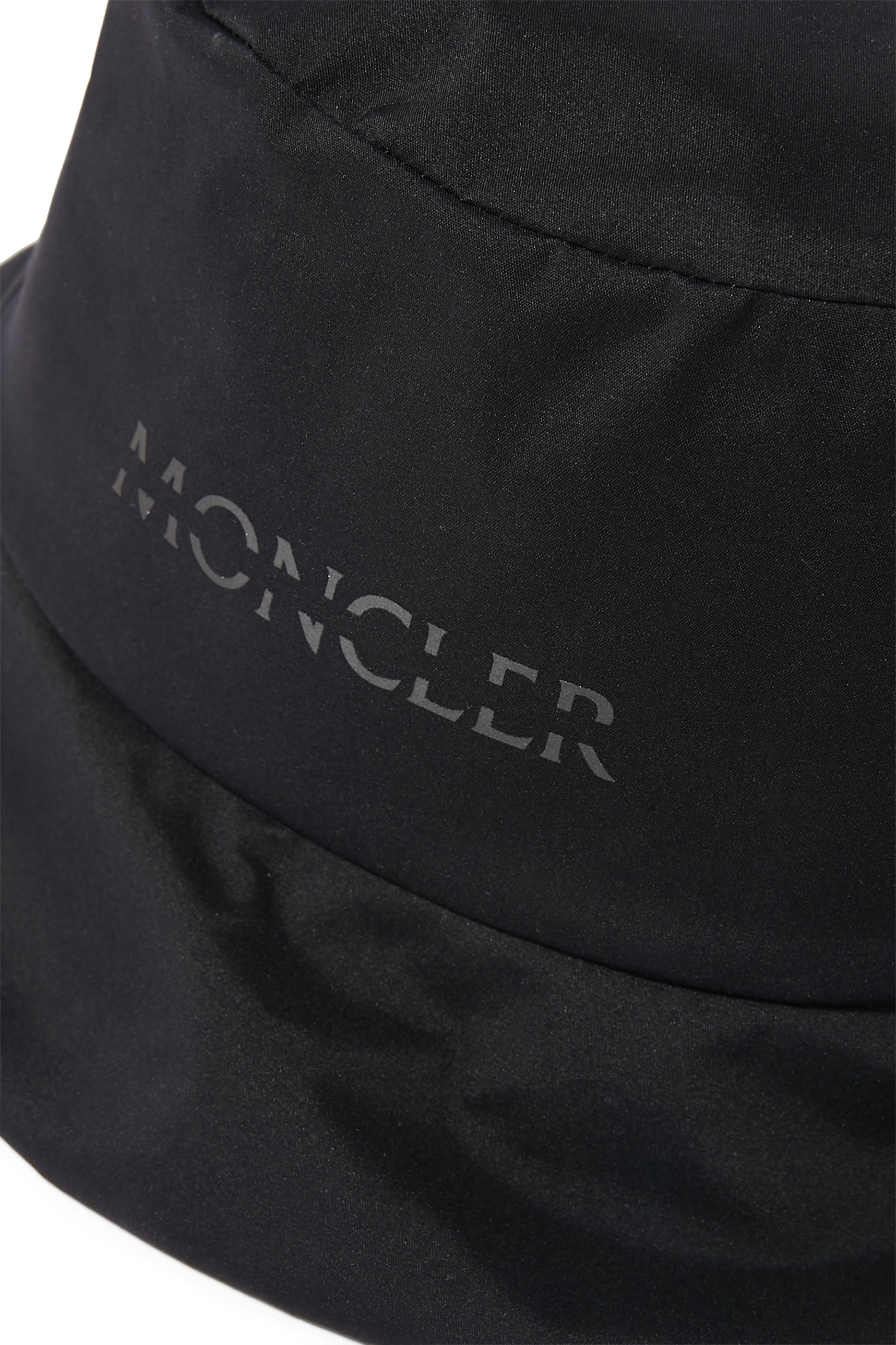 قبعة باكيت بشعار الماركة